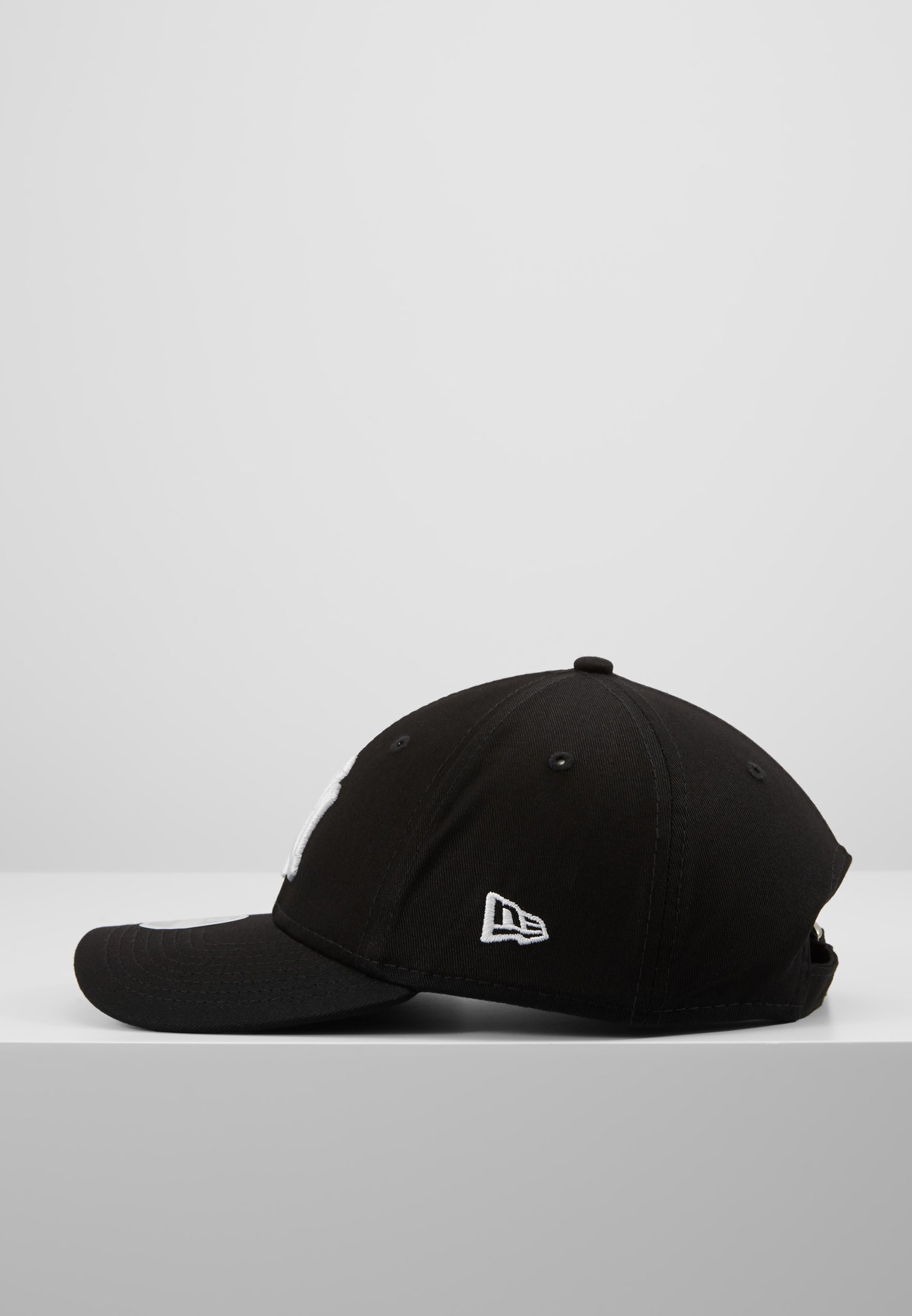 New Era petten