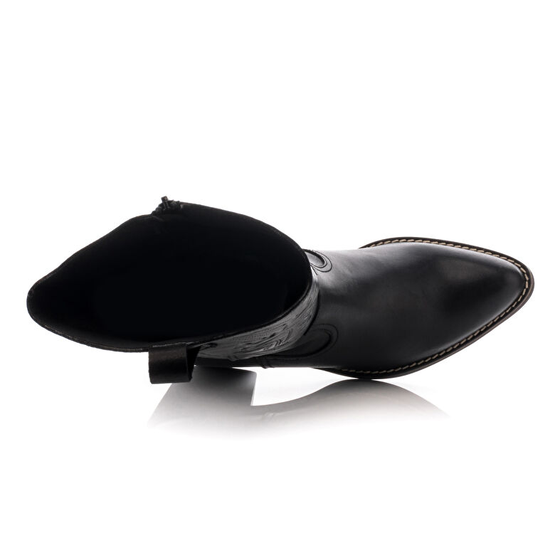  Botas negras de mujer