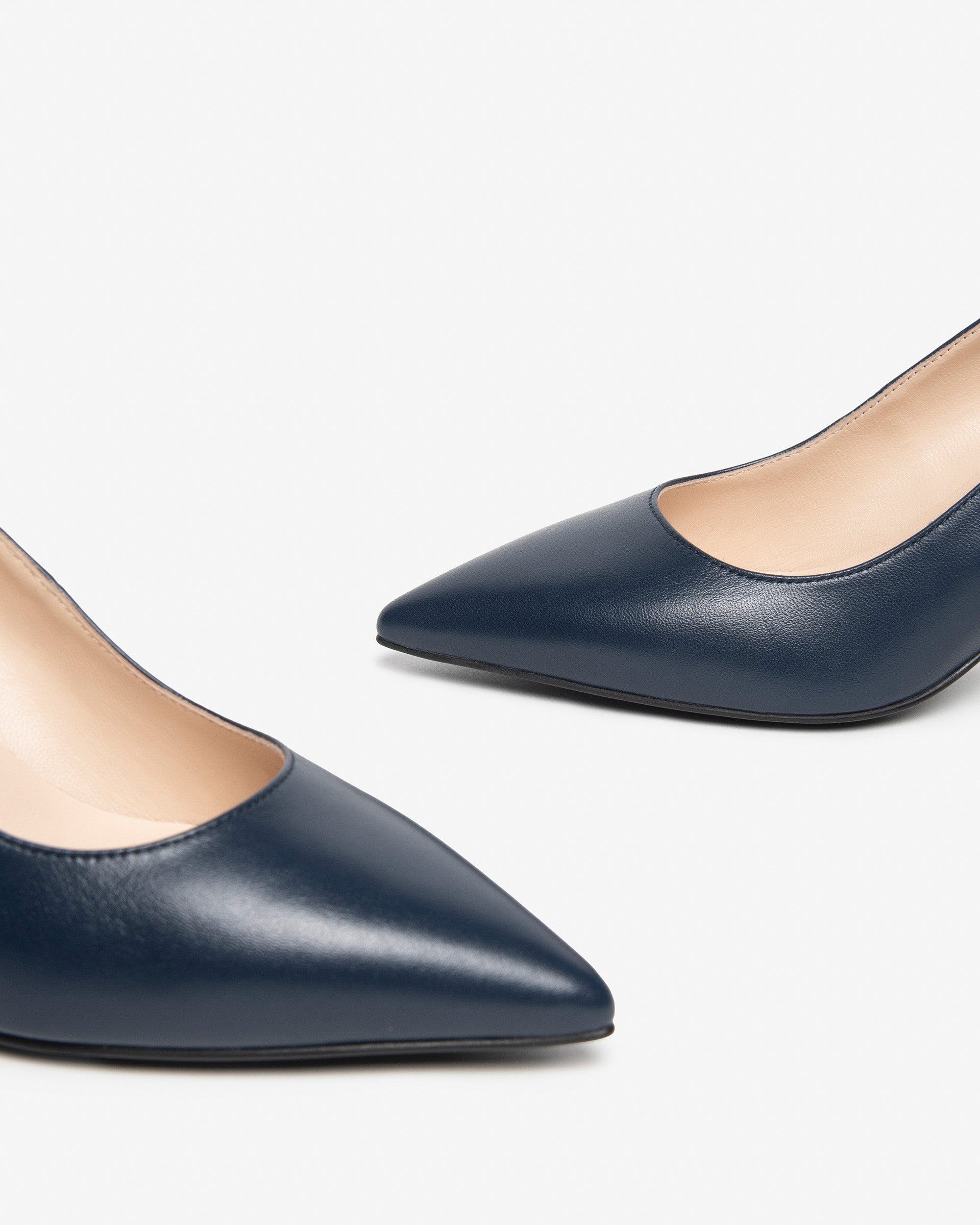  Damen-Pumps aus Leder