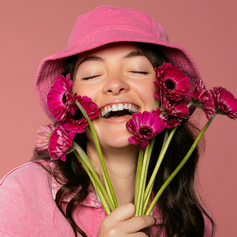 Cápsulas do suplemento alimentar Health Labs Care HappyMe para melhorar o humor.