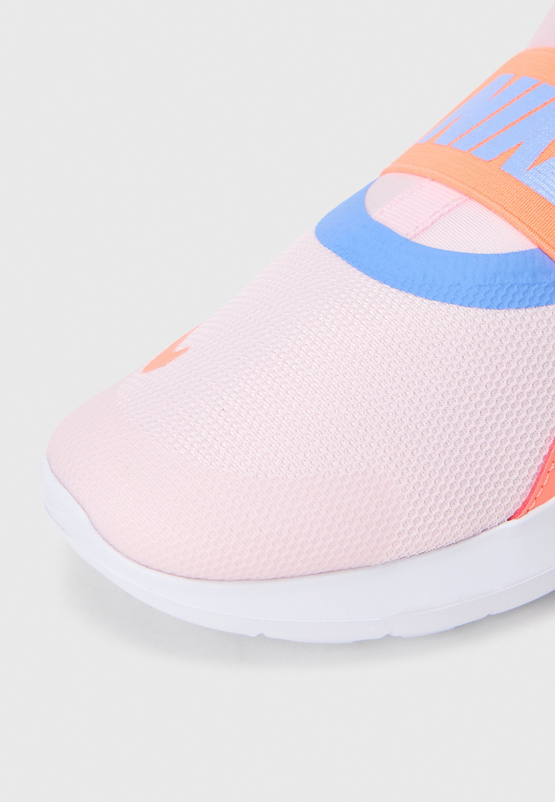 Nike Performance FLEX RUNNER 4 UNISEX - Pantofi de alergare pentru șosea - pink foam/royal pulse/mango/white