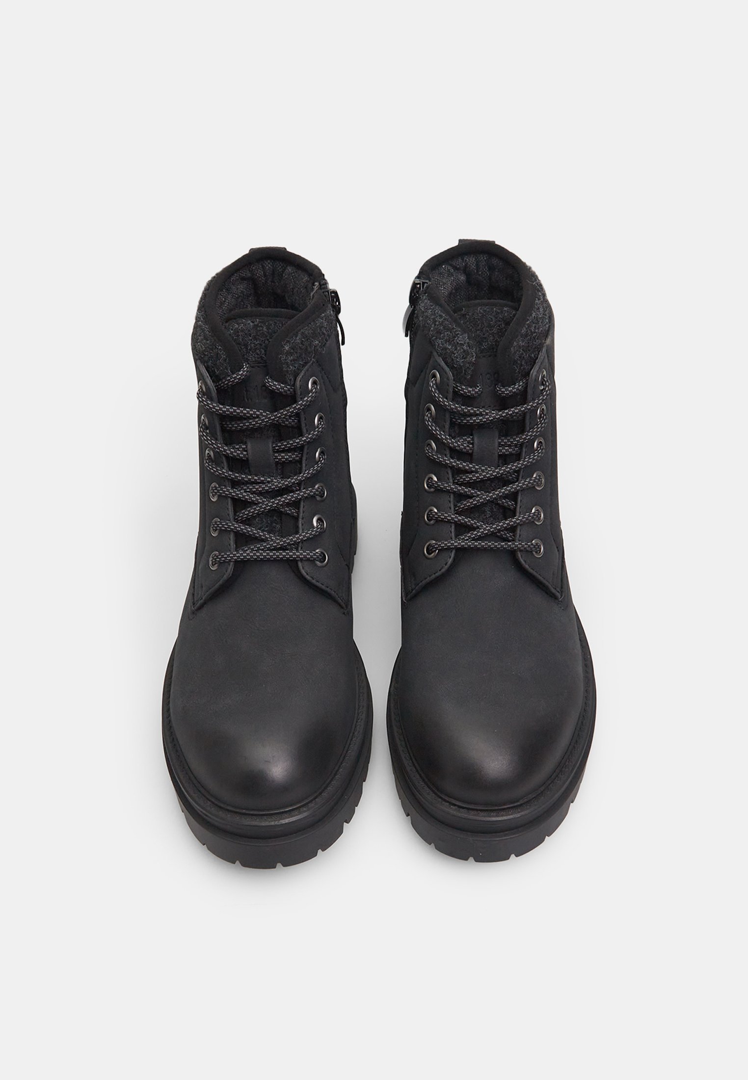 Bottines à lacets Bata - noires