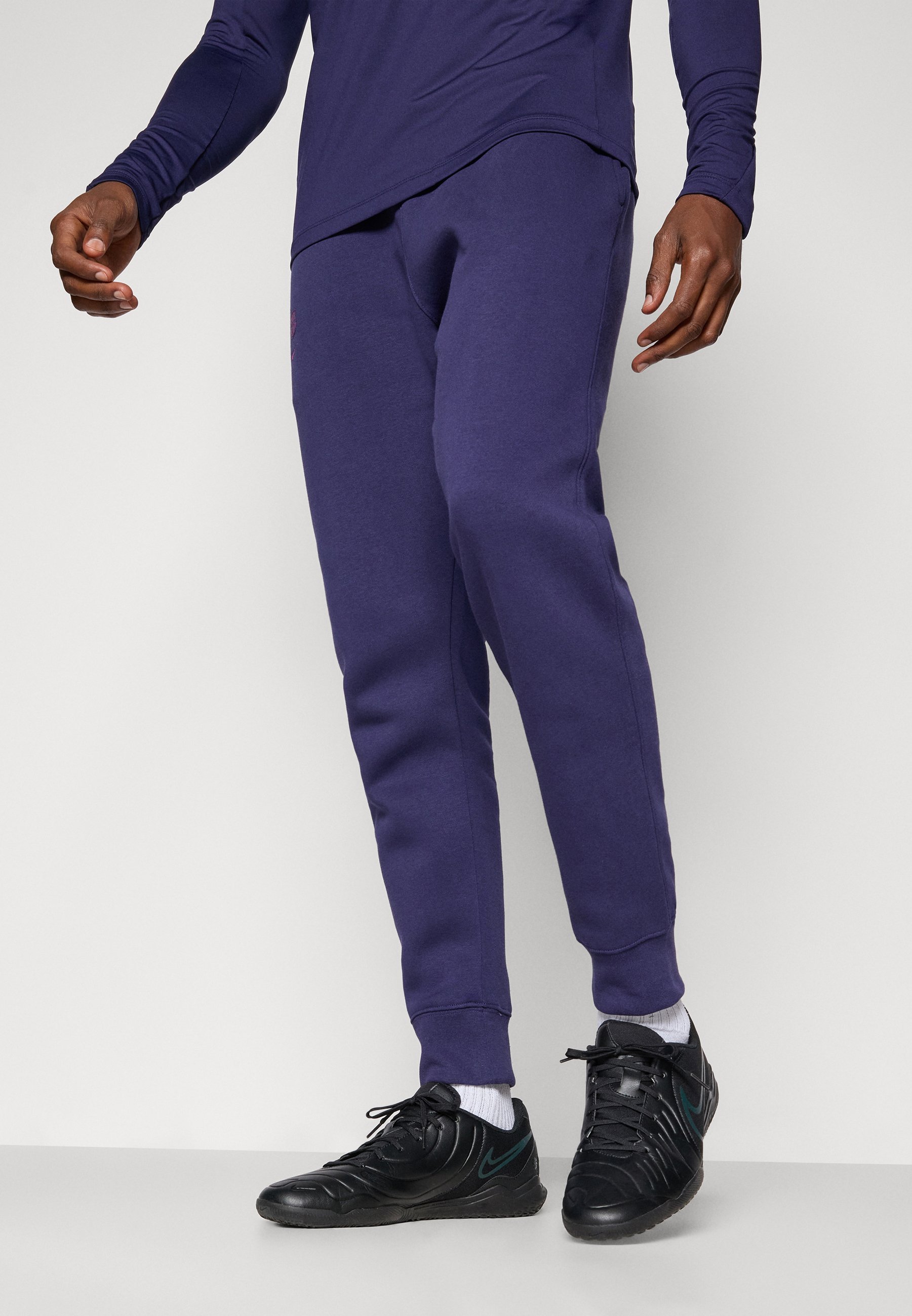 Nike Performance FC BARCELONA JOGGER CLUB - Club wear - imperial purple/bright grape