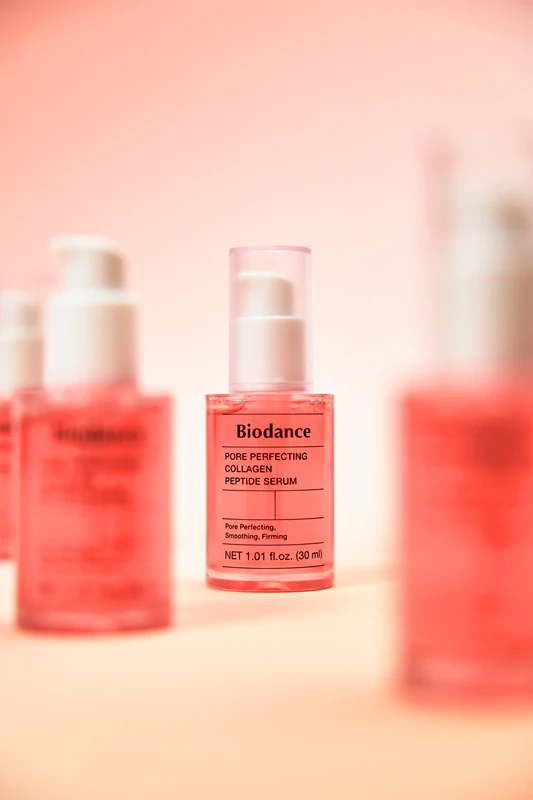 Biodance Pore Perfecting Collagen Peptide Serum – regenerierendes und feuchtigkeitsspendendes Serum für vergrößerte Poren und Falten