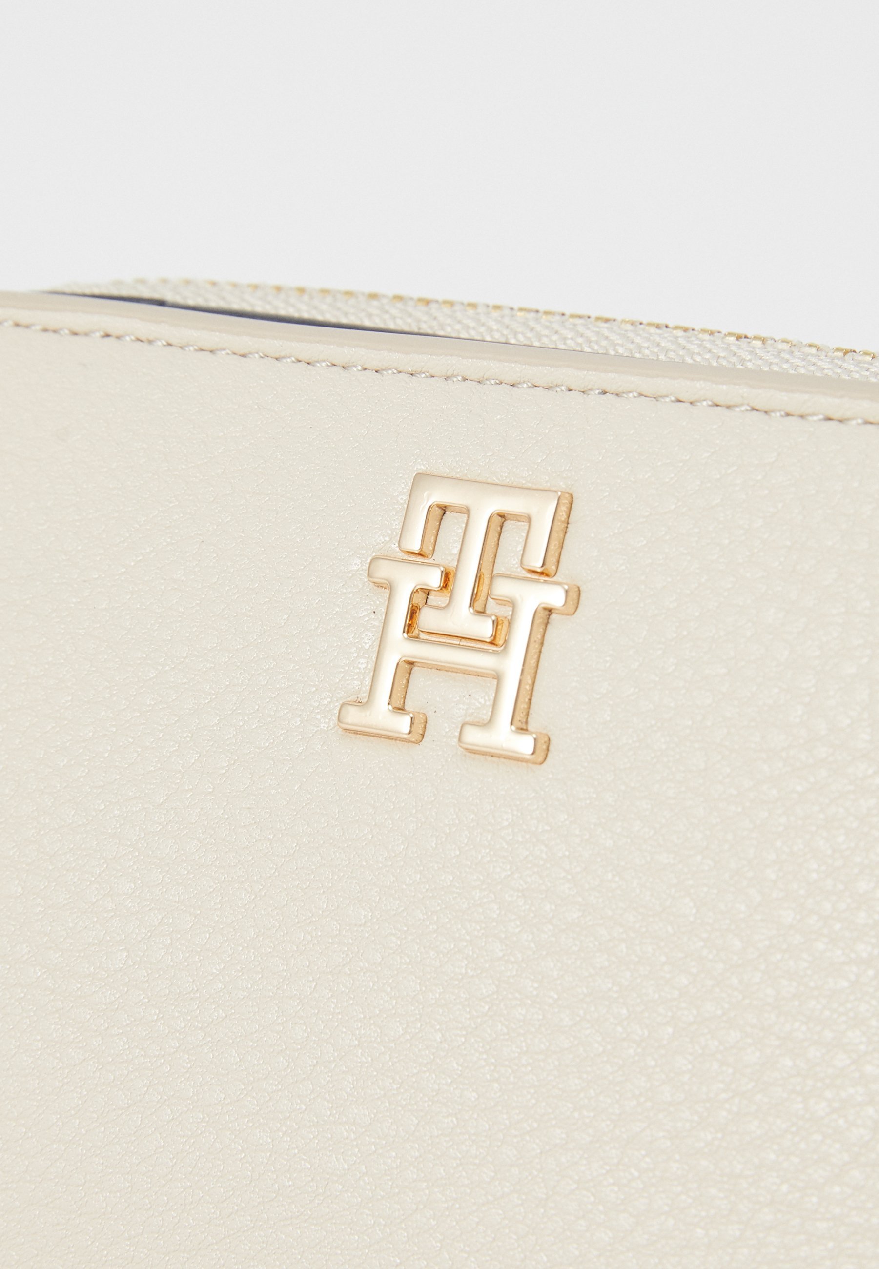 Tommy Hilfiger DISTINCT - Portemonnee - klassiek beige