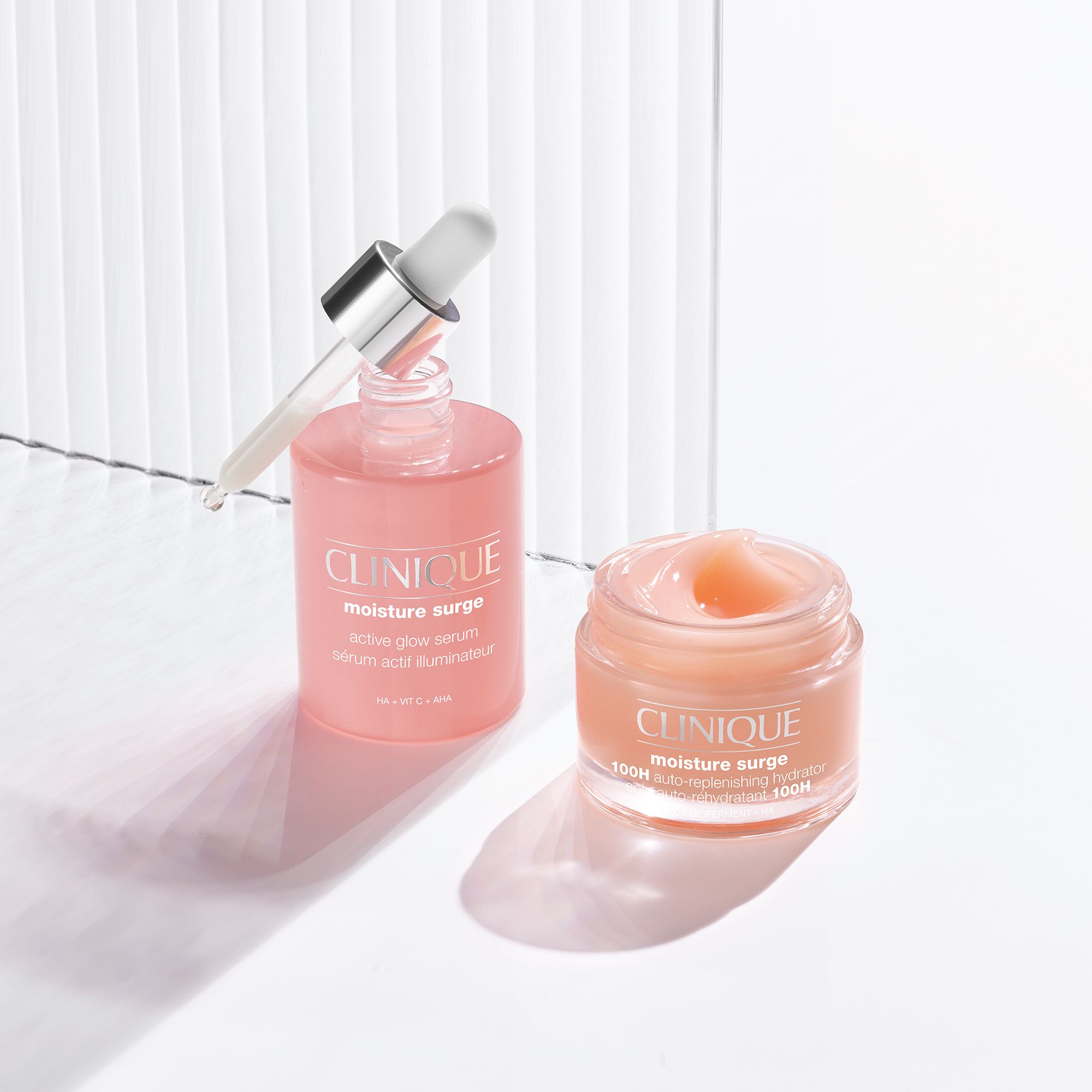 Rozjasňujúce sérum Moisture Surge Active Glow Hydratačné a vyživujúce lujo