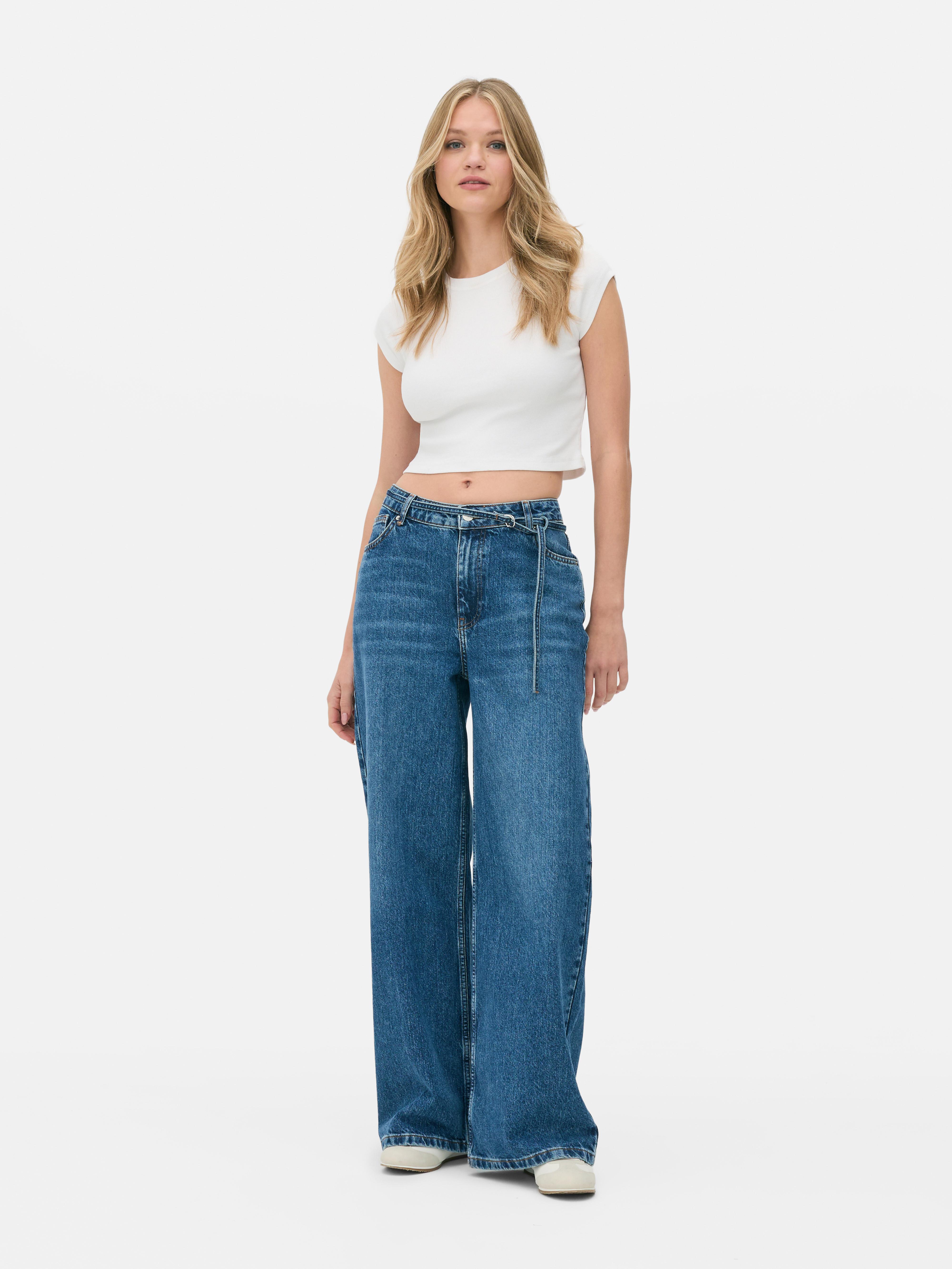 Blugi cu croială lată și curea cu inel D. Blugi din denim cu o siluetă lată și curea cu inel D.