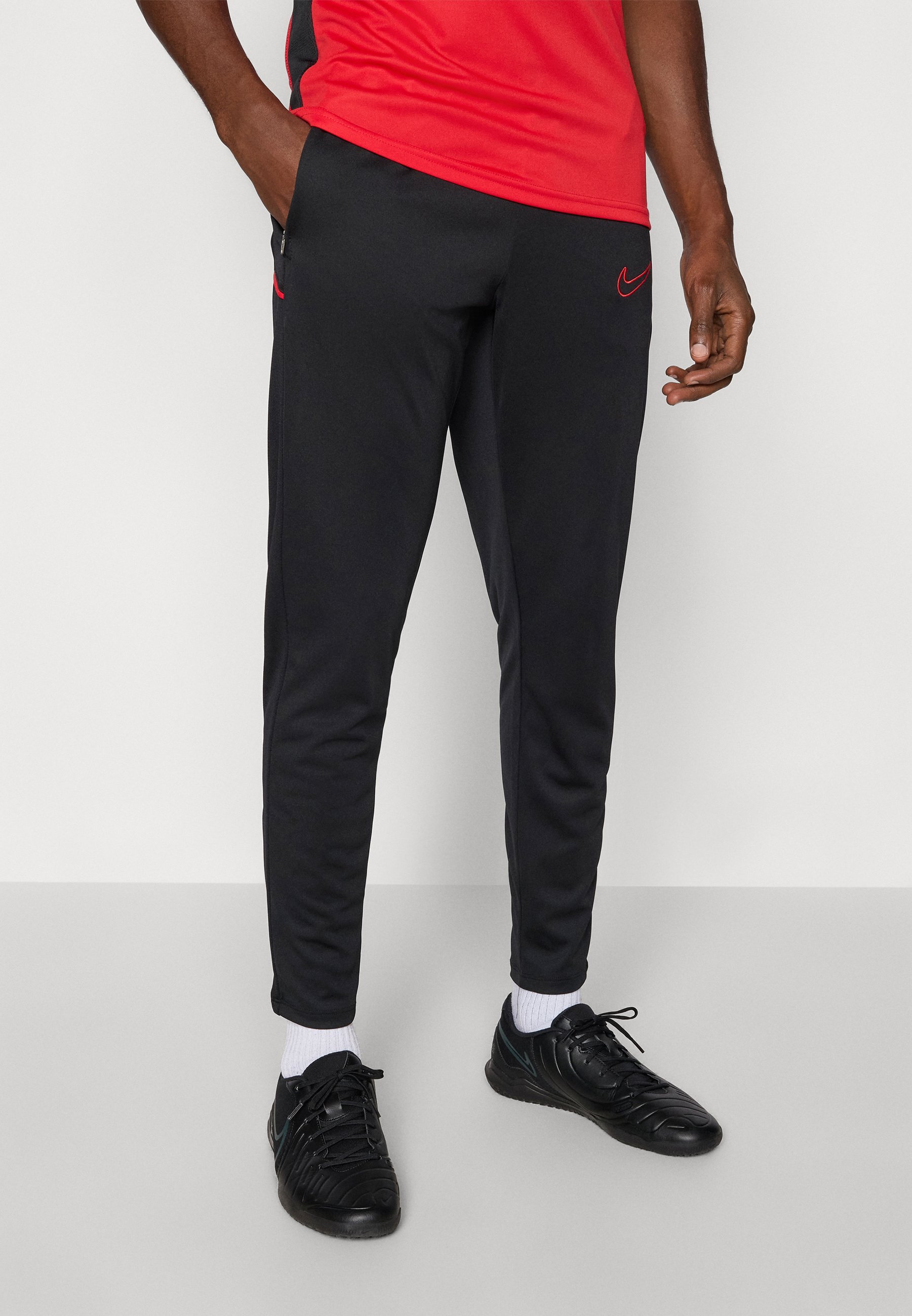 Nike Performance ACADEMY PANT – Trainingshose – Schwarz/Universitätsrot
