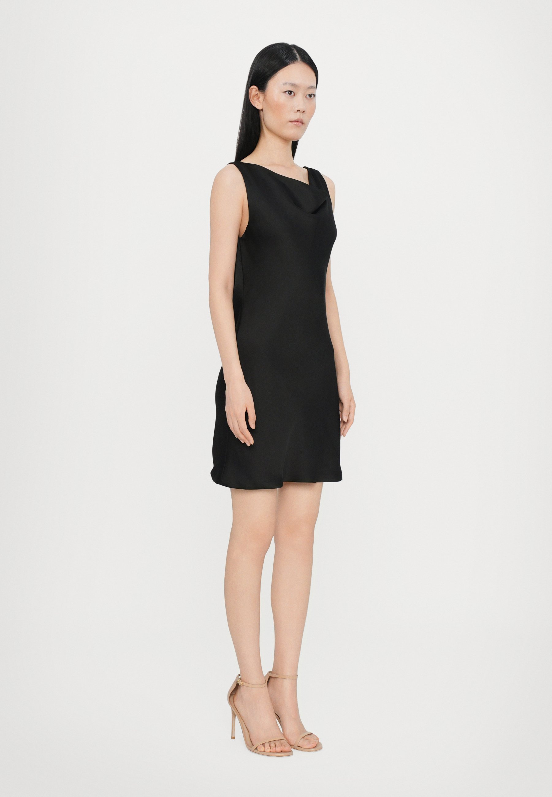 Robe mini sans manches à dos nu Norma Kamali - Robe cocktail / Robe de soirée - noire