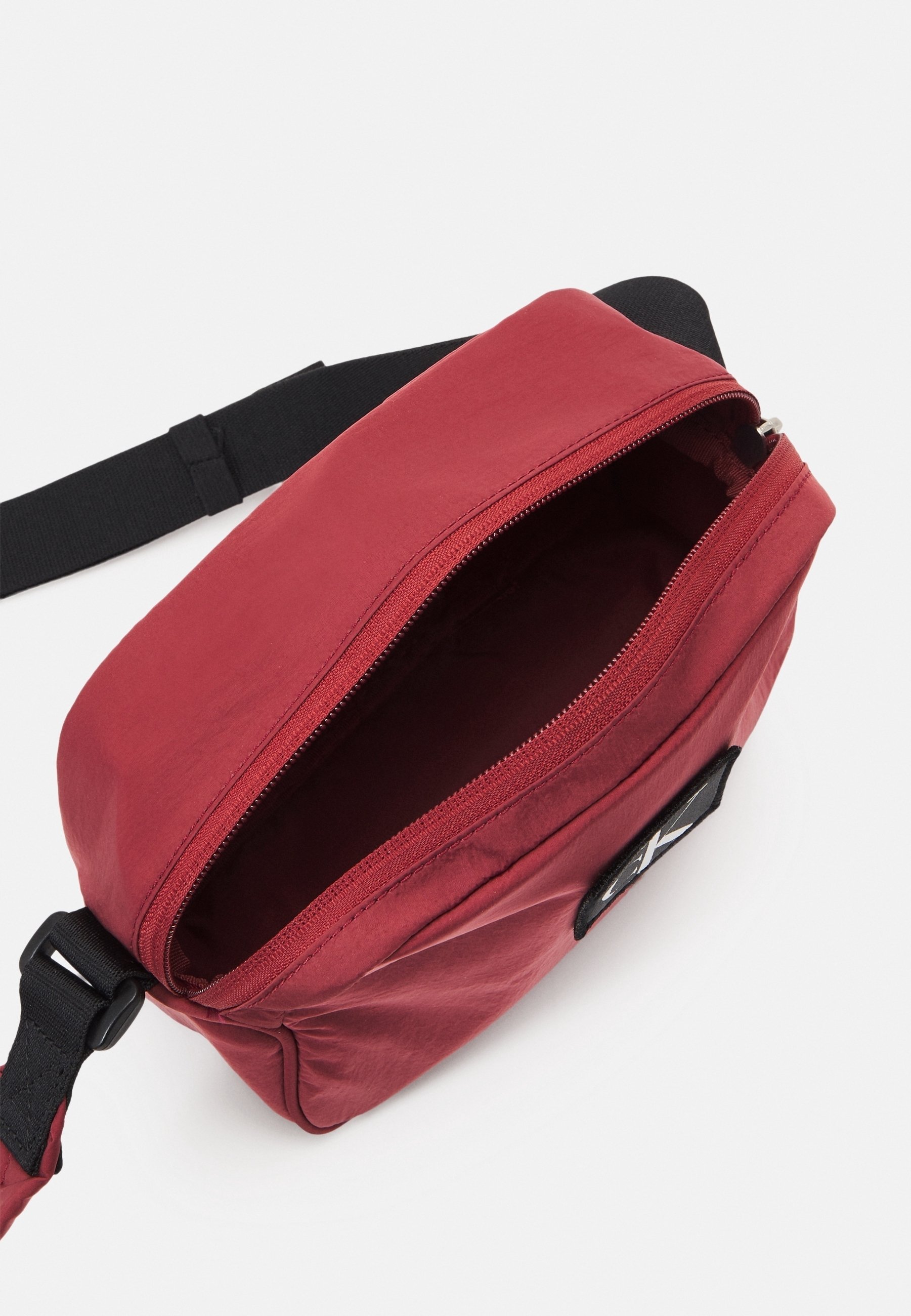 Sac bandoulière Calvin Klein Jeans - cognac
