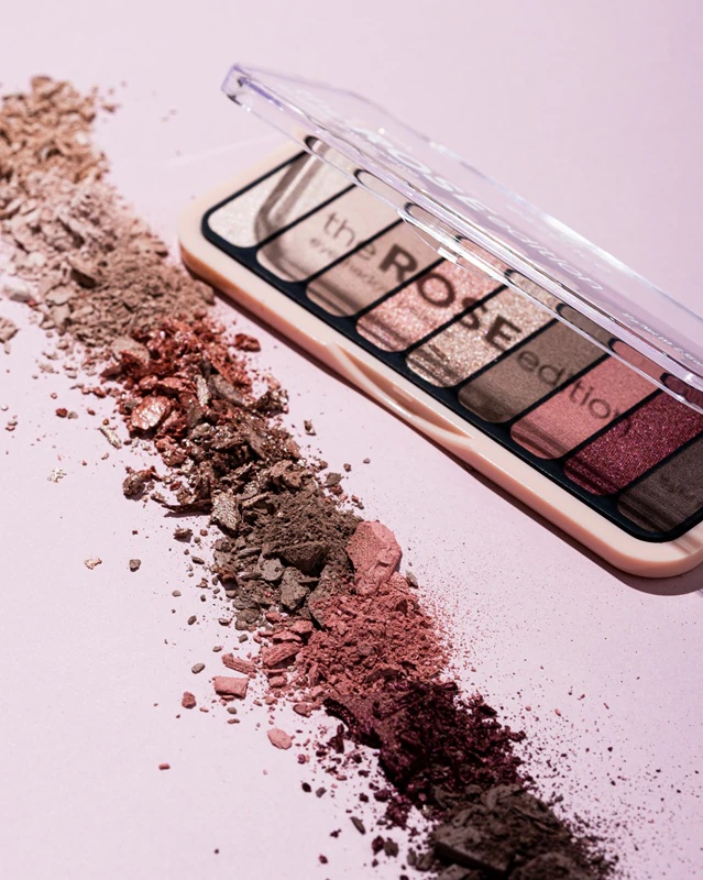 essence палета сенки за очи The Rose Edition