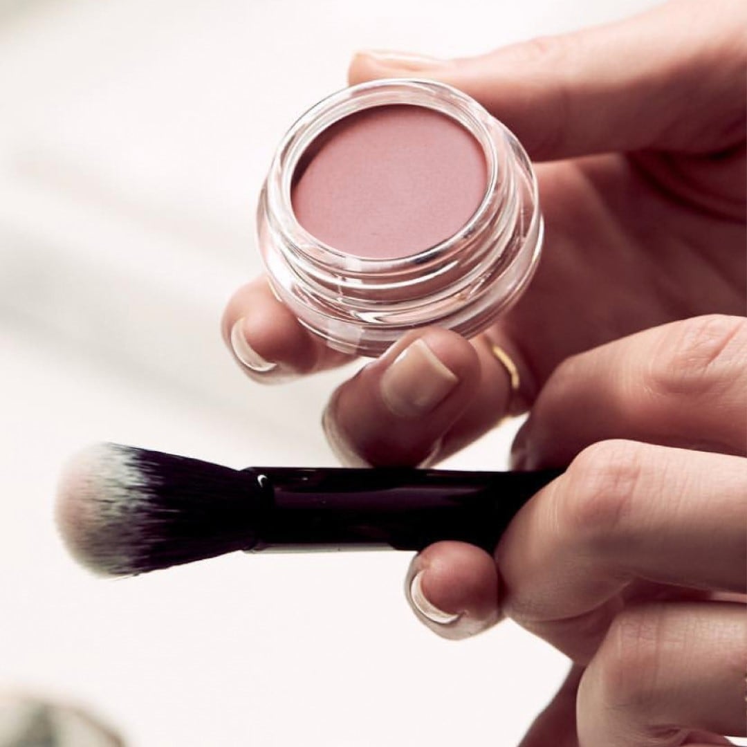 Pennello Pinsel per fard Clé de Peau Beauté (rosso polvere e crema) – 1 pezzo