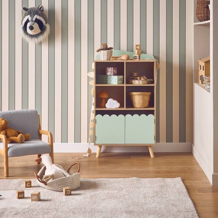 Librería infantil verde con 2 puertas y 4 estantes.