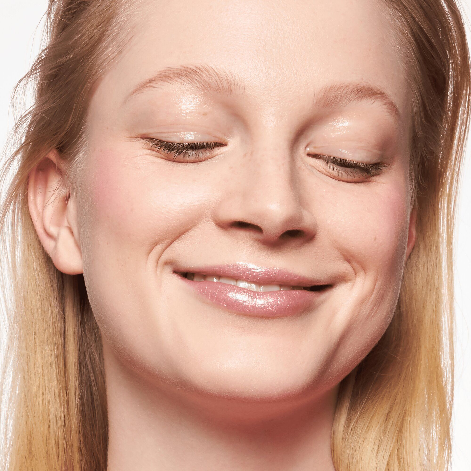 Prírodný matný penový make-up Báze pod make-up