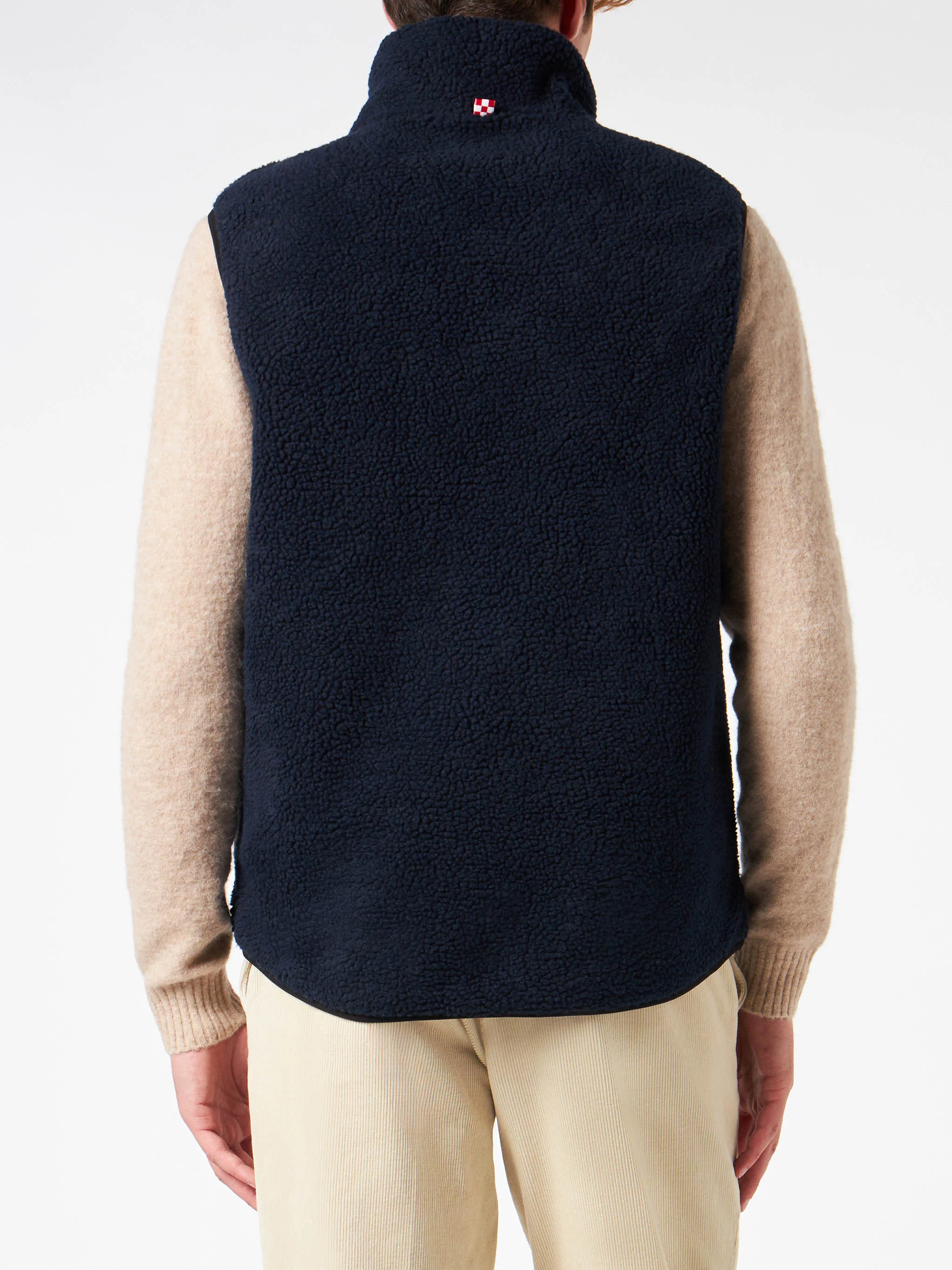 Blaue Sherpa-Jacke für Herren mit aufgesetzten Taschen und Karomuster