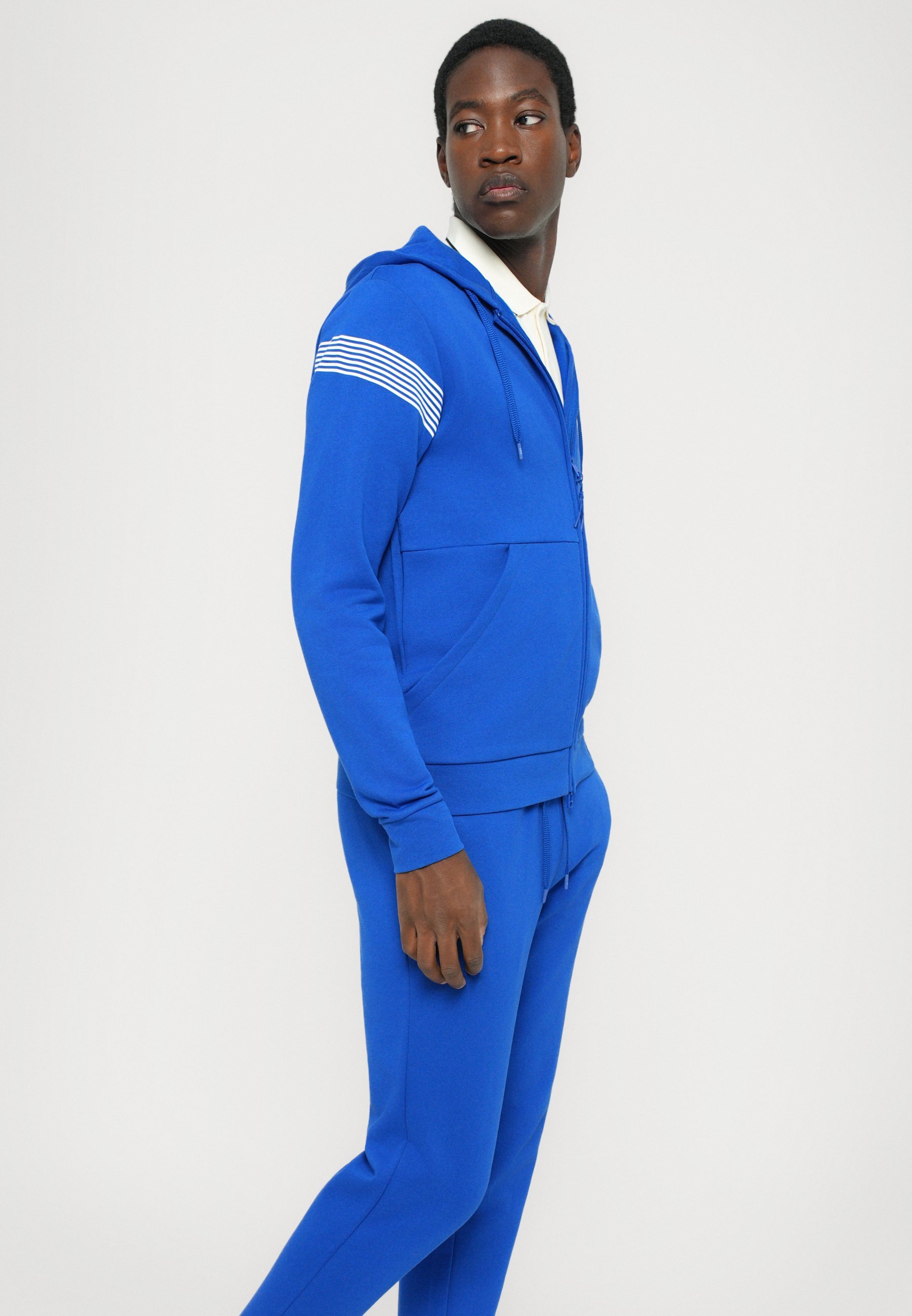 EA7 Emporio Armani TRAIN LINES PANTS - Trainingsbroek - bekijk het web