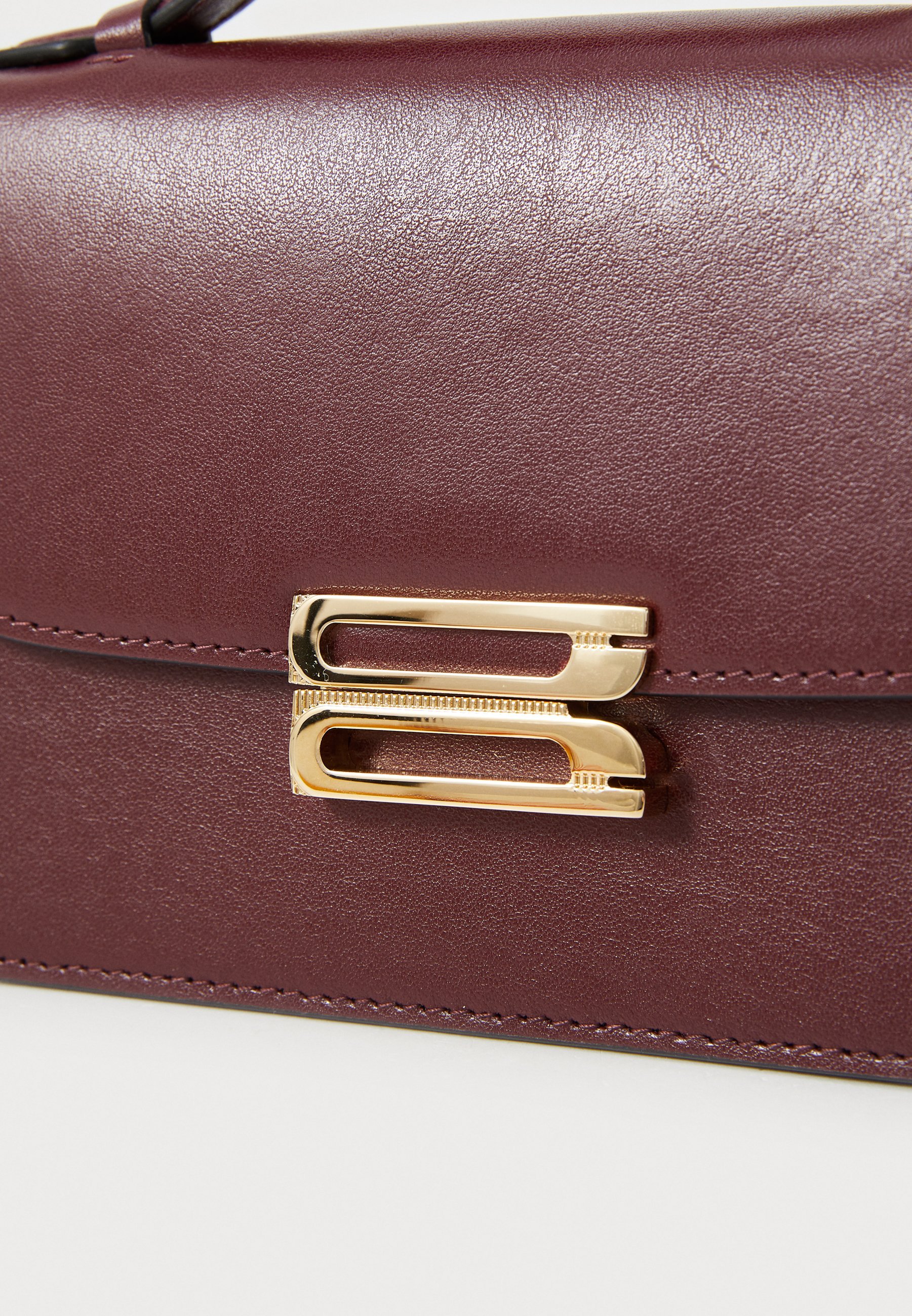 Victoria Beckham MINI DORIAN BAG - Kézitáska - bordó