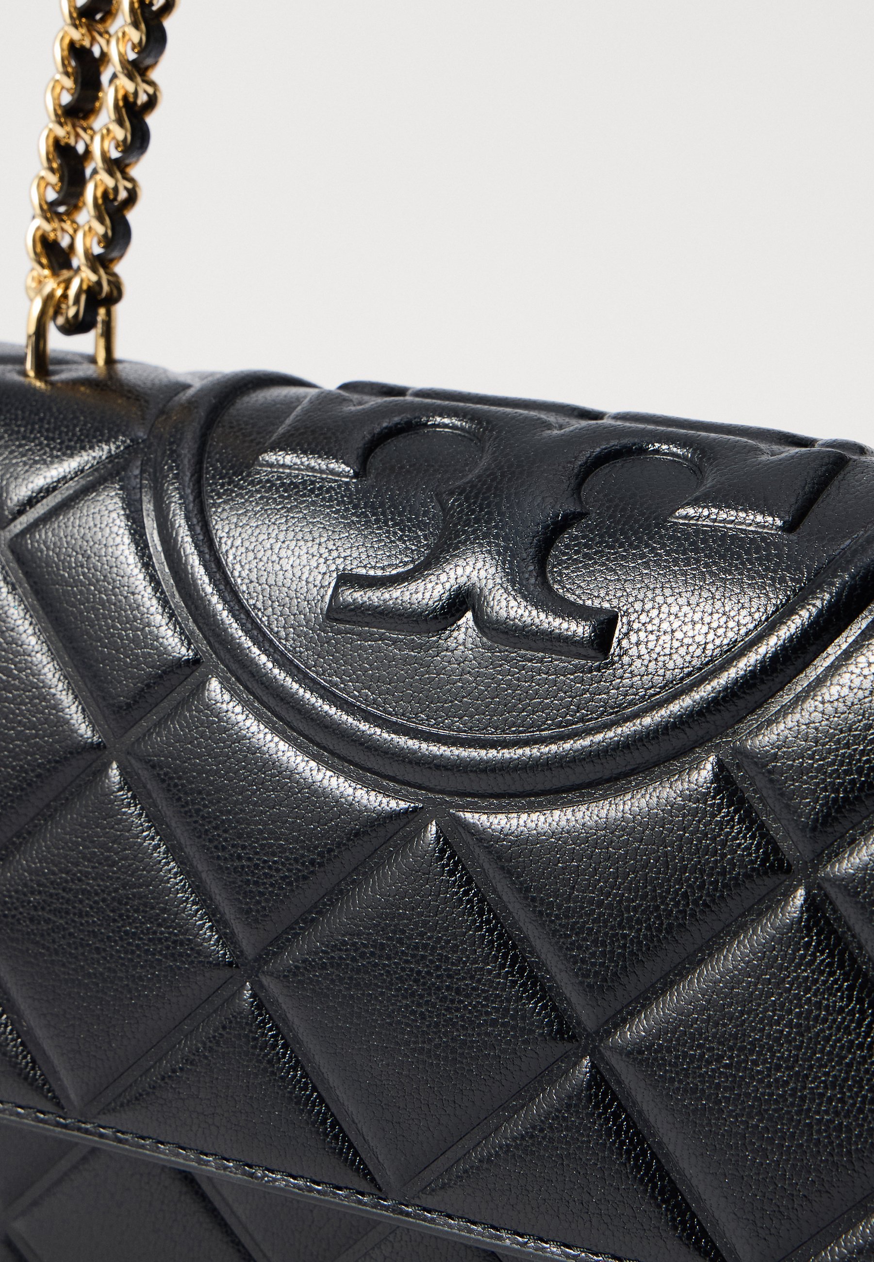 Tory Burch FLEMING CONVERTIBLE SHOULDER BAG - Geantă crossbody - neagră