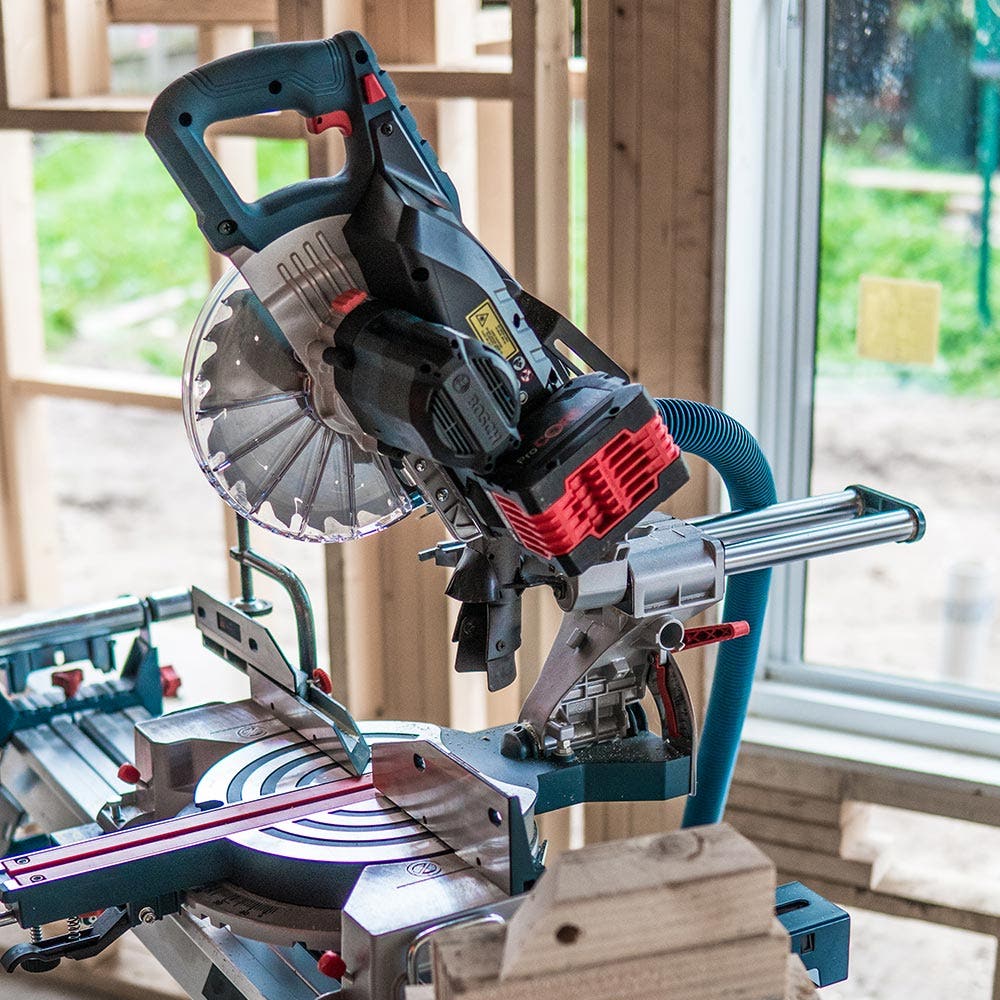 BOSCH 18 V BITURBO Akku-Kapp- und Gehrungssäge 216 mm Gehäuse 0601B41040