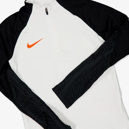  Nike Strike