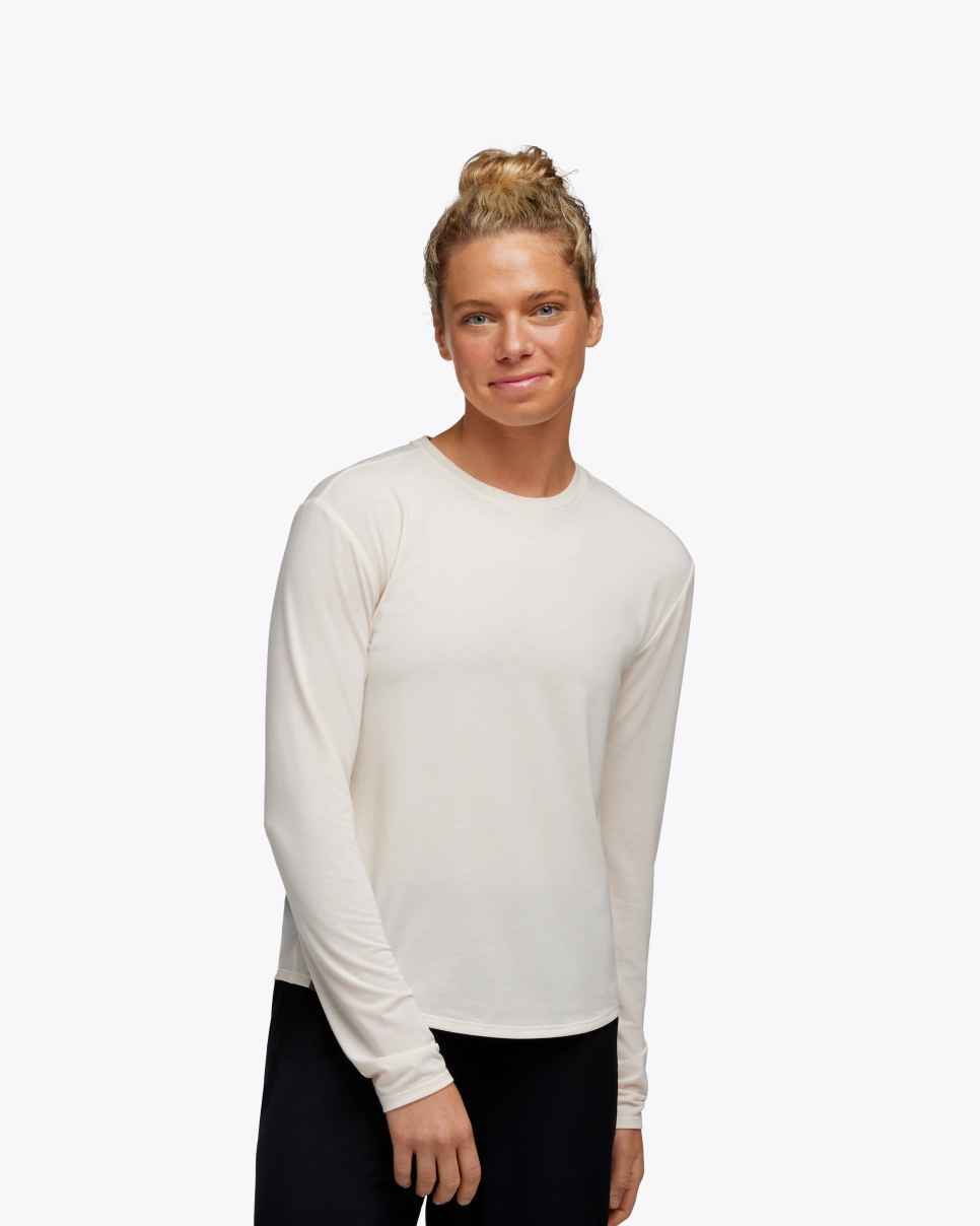 HOKA T-shirt HOKA Essential LS couleur lait de poule