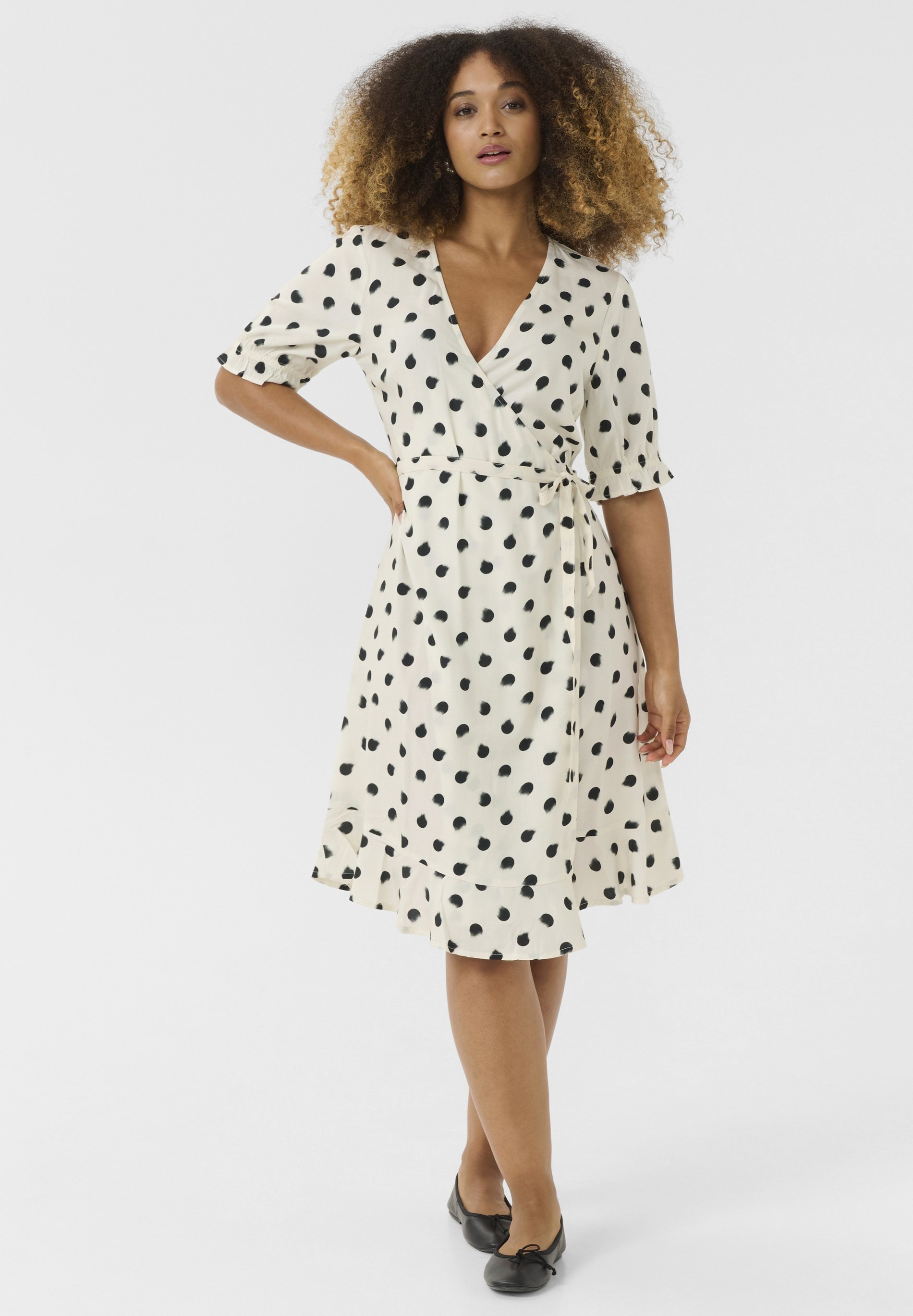 Krémové CRTIAH - Denné šaty - čierne s bodkami