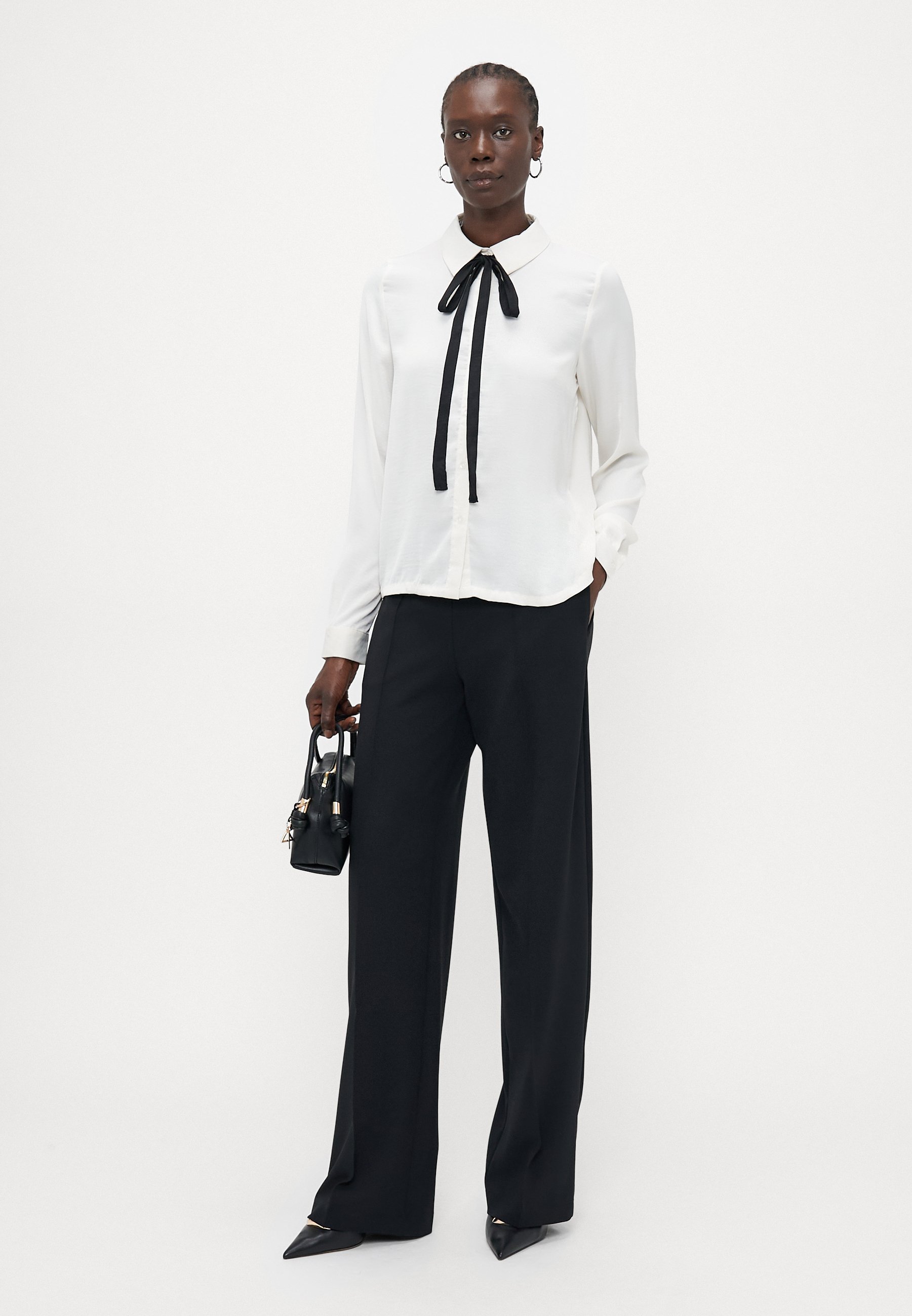 Vero Moda Tall VMGRETCHEN SHIRT - Button-down blouse - cloud dancer