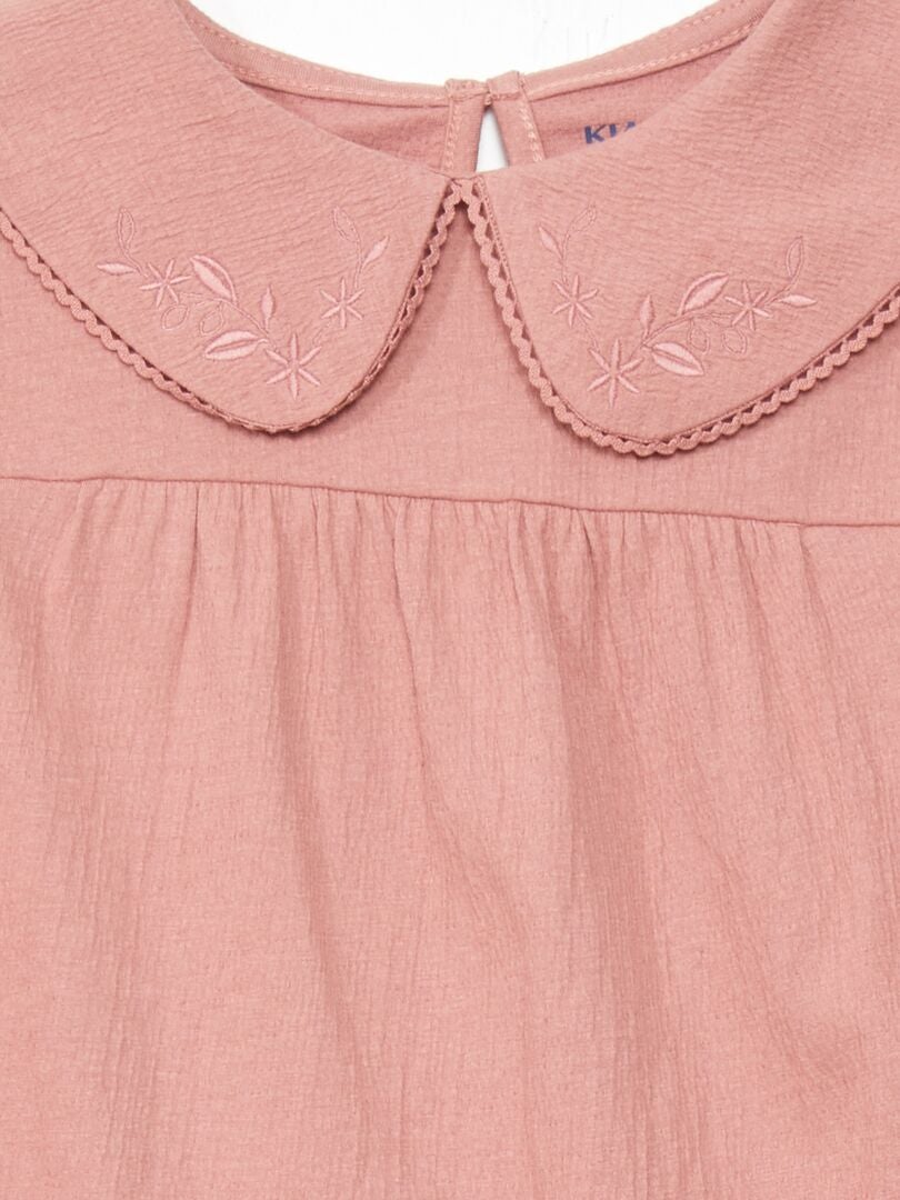 Camiseta con bordado - ROSA