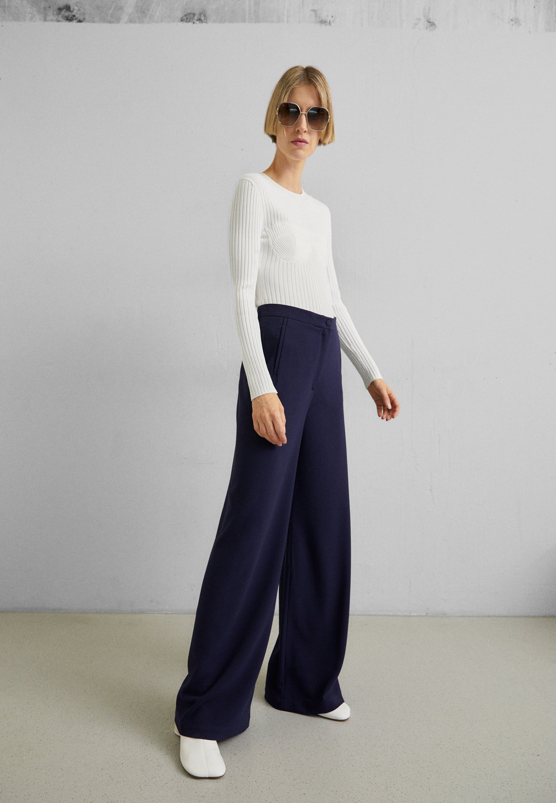 Rodebjer SINI - Pantalon - bleu nuit
