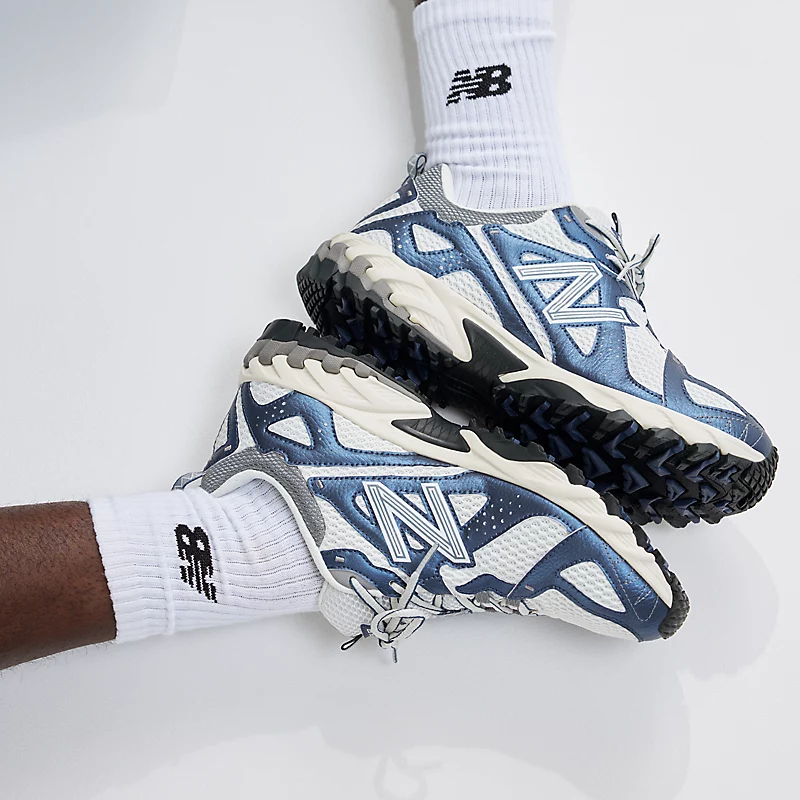 New Balance 610v1 Unissex - Azul Índigo Vintage com Detalhes Refletivos e Cinza Sombra