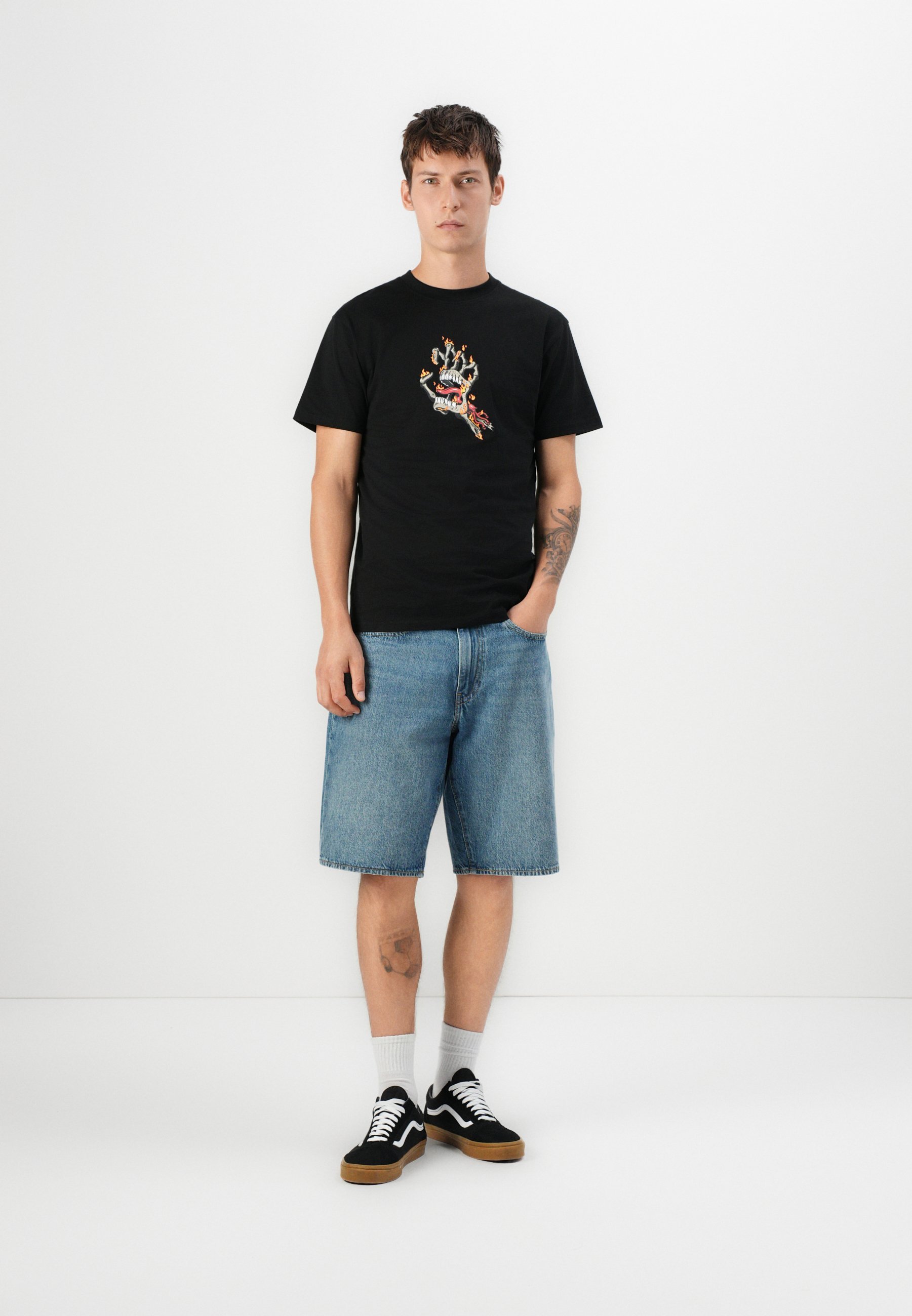 Santa Cruz BURNT BONE HAND UNISEX - T-shirt stampata - nera