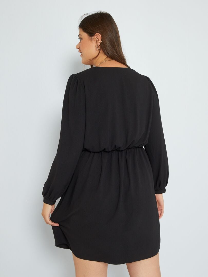 Vestido curto e macio com decote em V - Preto