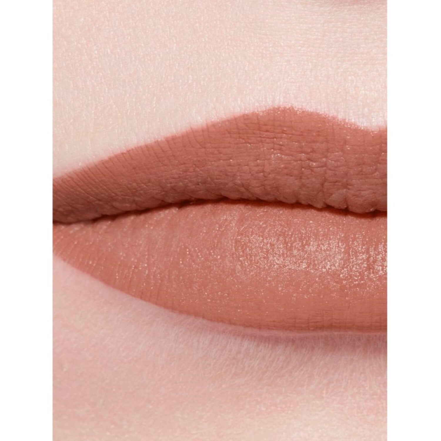 CHANEL LE ROUGE VELOURS LUMINEUX
