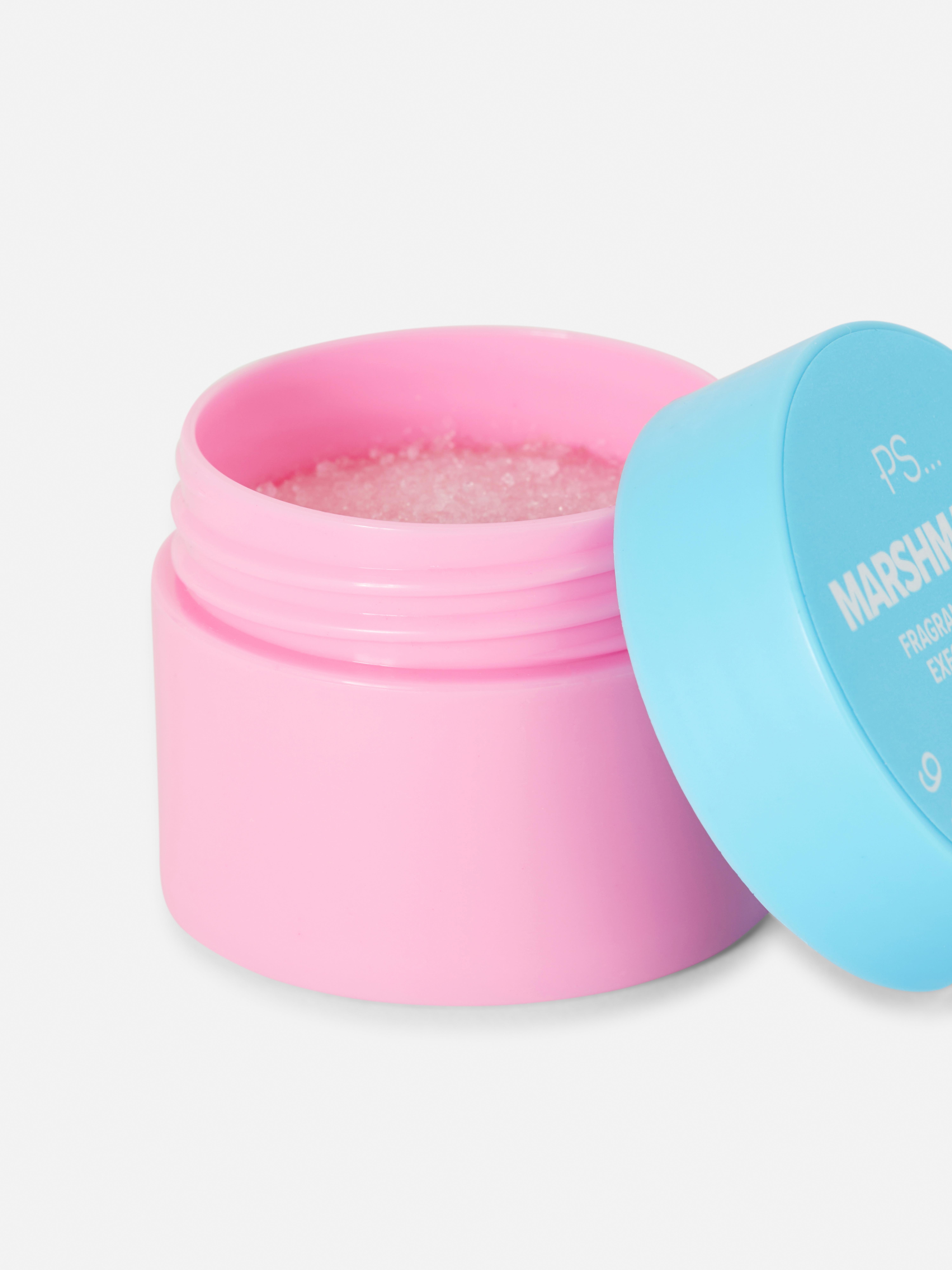 PS... Scrub de buze cu aromă de bezea Un scrub exfoliant pentru buze cu aromă de bezea