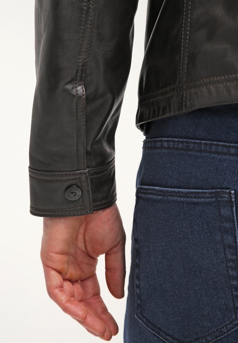 Strellson Sportswear Skinnjakke - brun