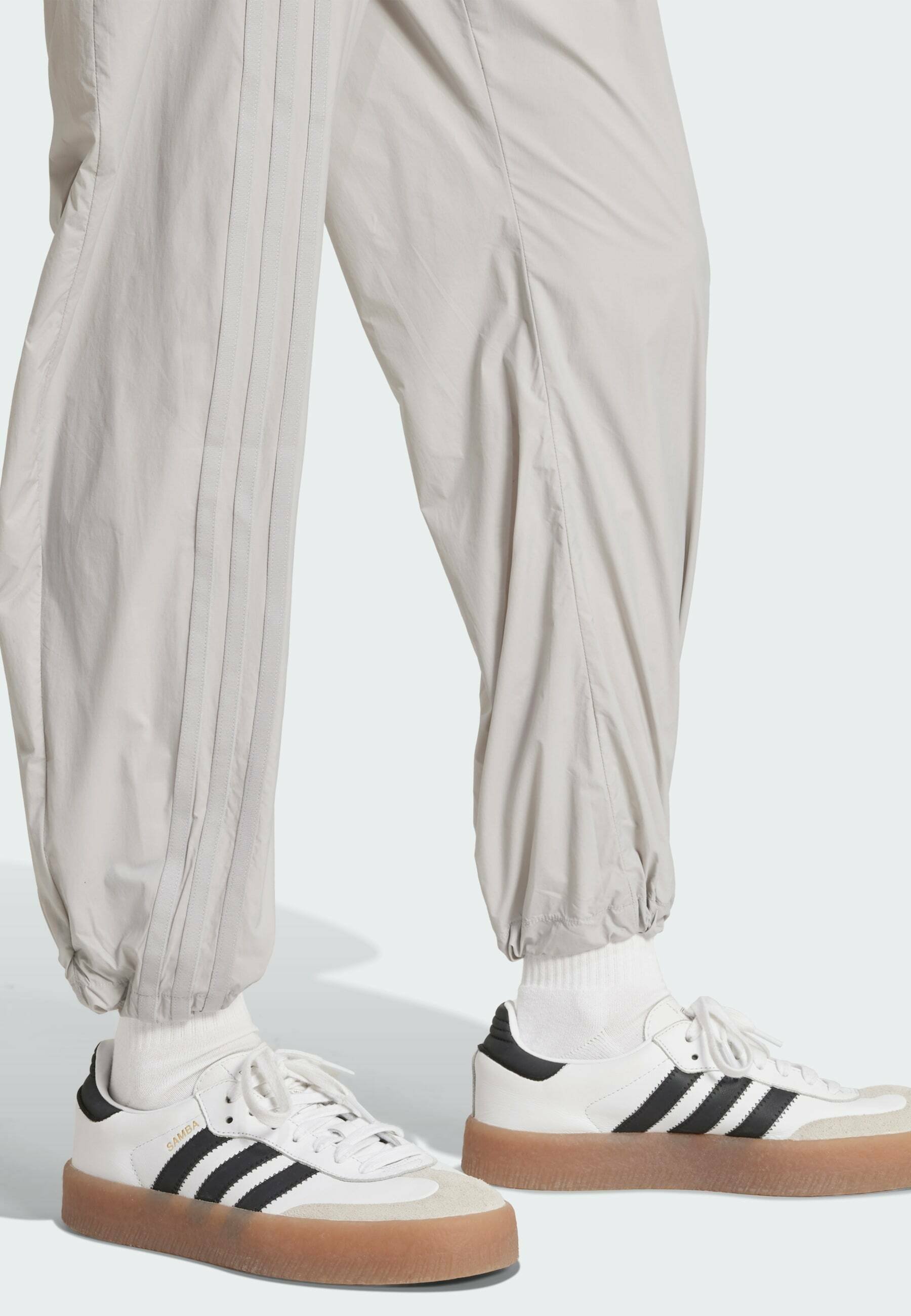 Teplákové nohavice adidas Originals