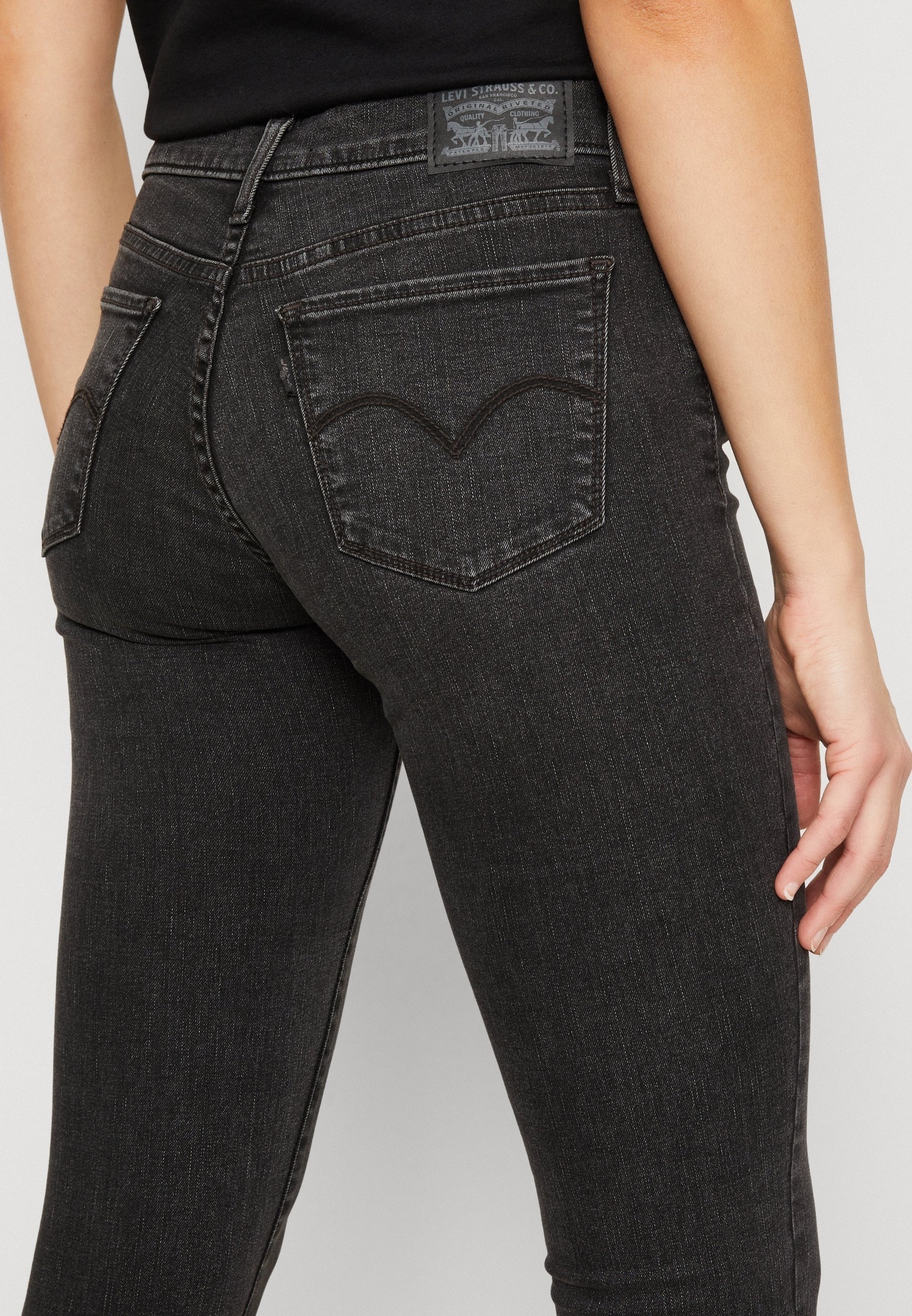 Levi's® Skinny Fit jeans - zwarte denim