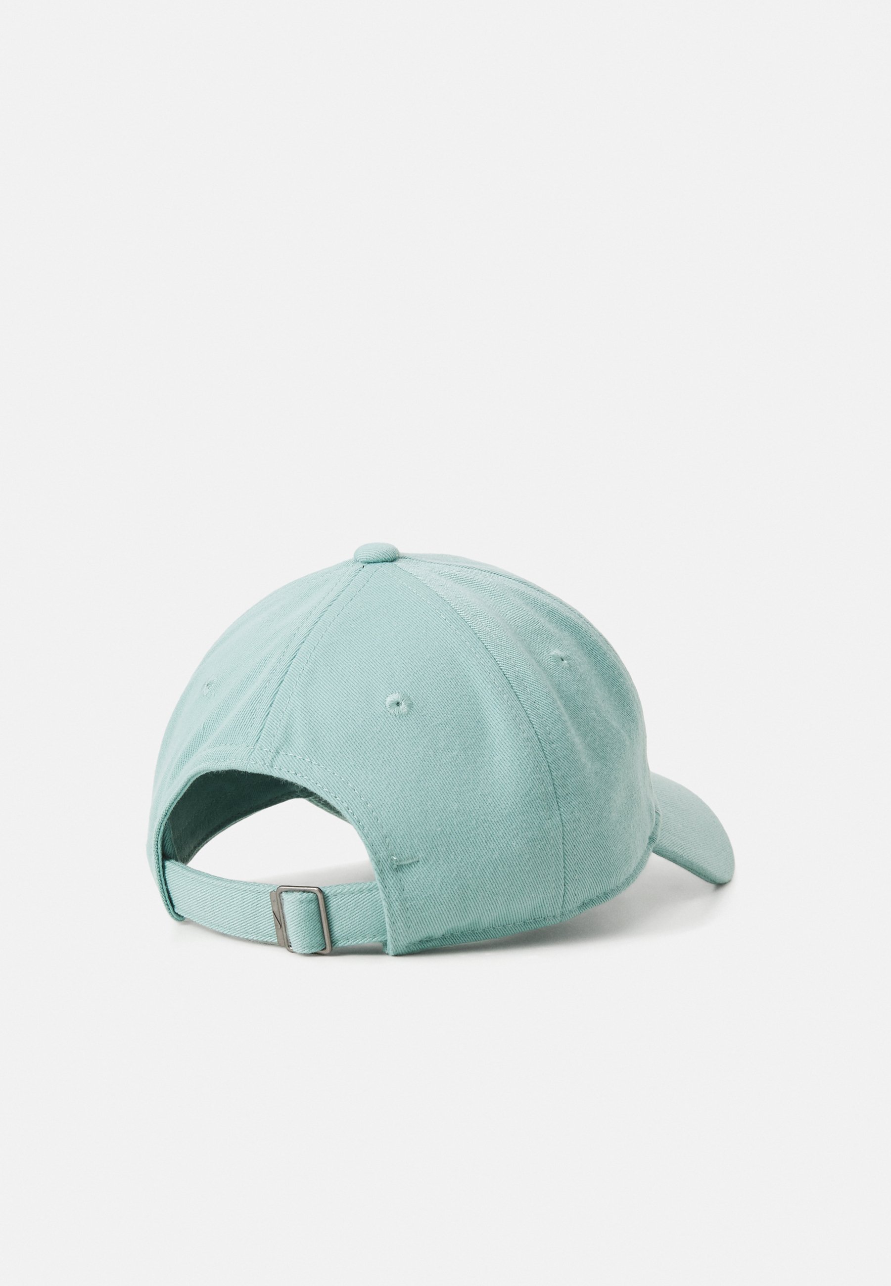 Nike Sportswear-capser