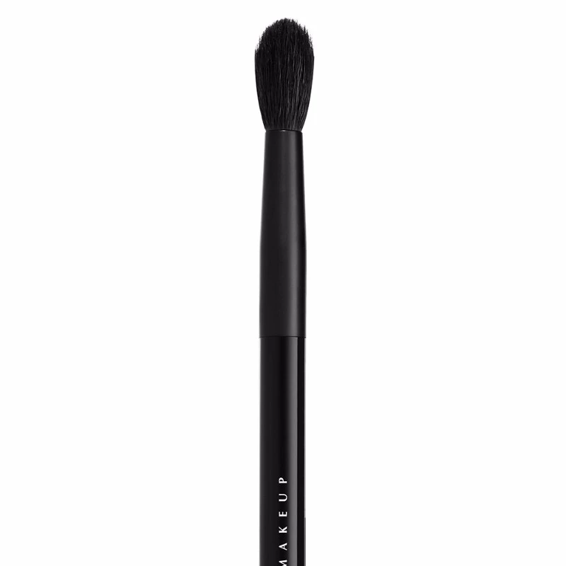 Pensulă Crease Pro - Machiaj Profesional NYX