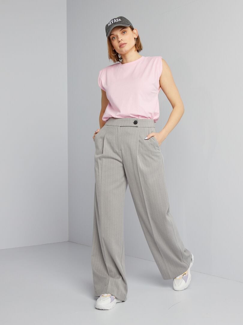 Camiseta com ombreiras - rosa