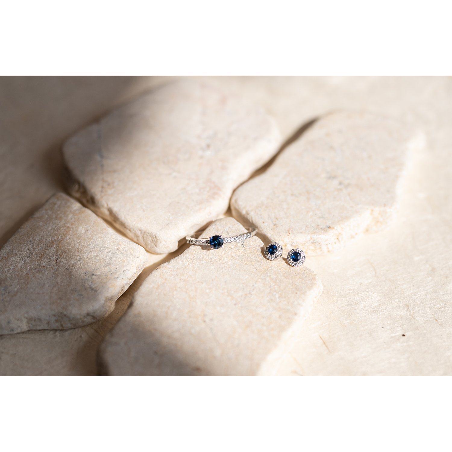 CHRIST Boucles d'oreilles