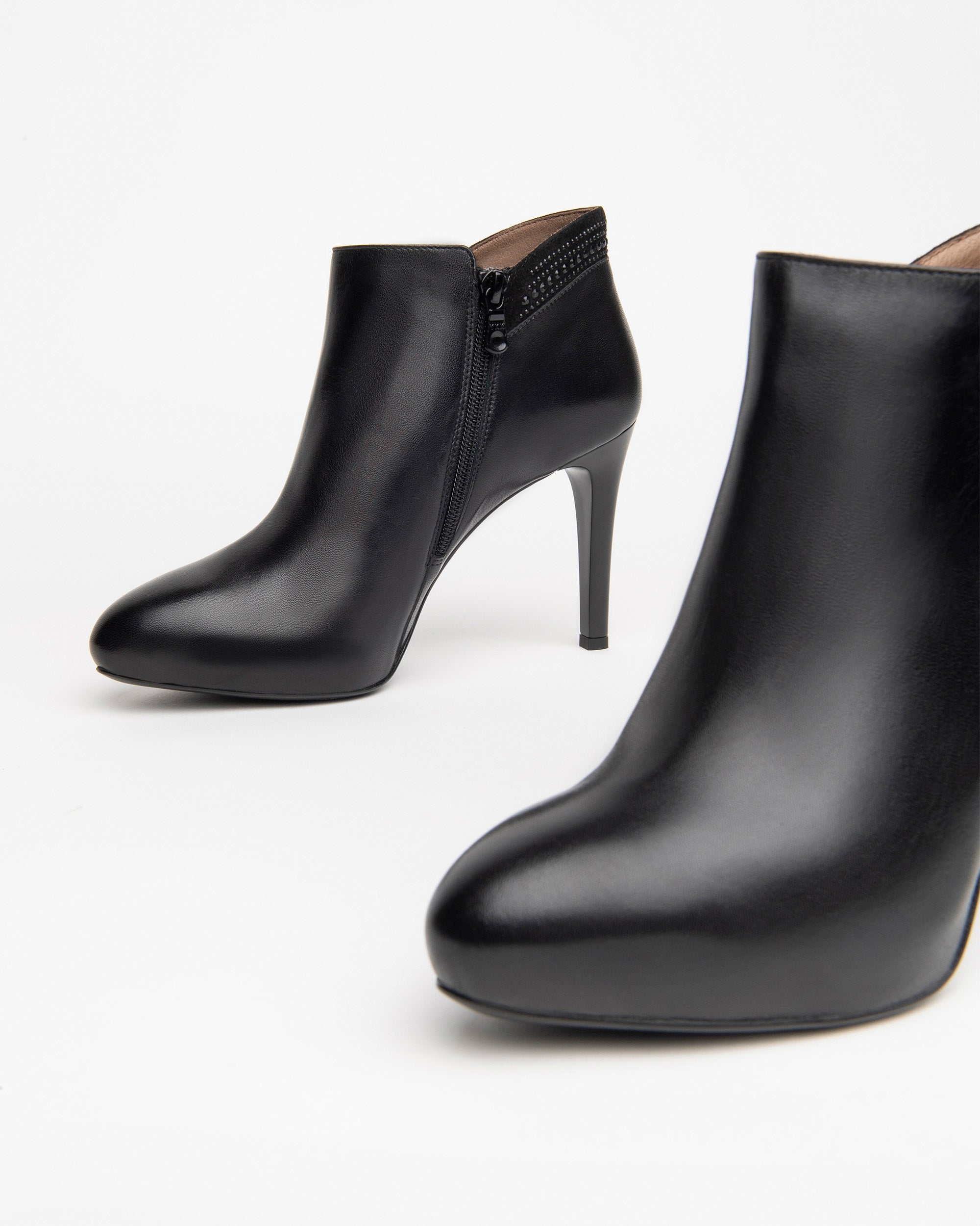  Damen-Ankle-Boots aus Leder und Wildleder
