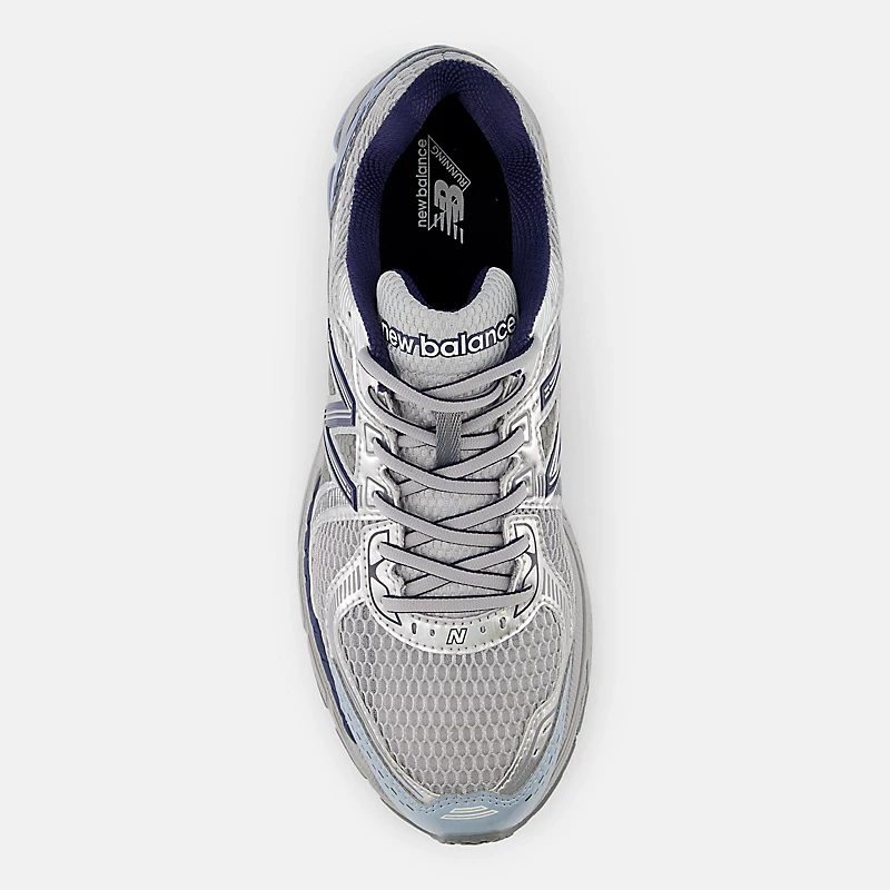 Herrenschuhe 860v2 Raincloud mit hellgrauen und marineblauen Zierstreifen