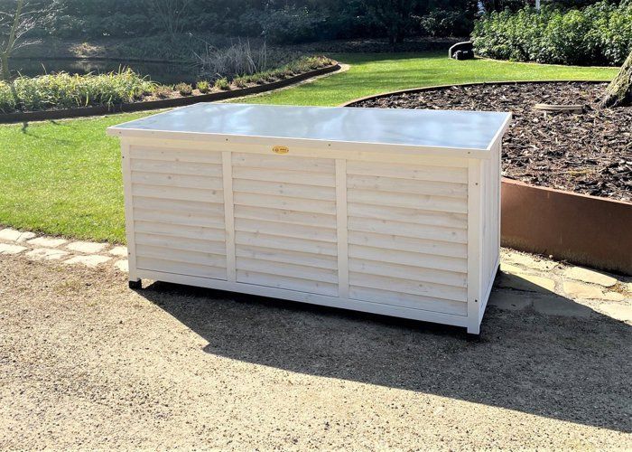 Cassapanca da giardino in legno Rijoka - Cassapanca portaoggetti - Tetto in metallo - 380 L - 1322 x 660 x 605 mm - Bianca