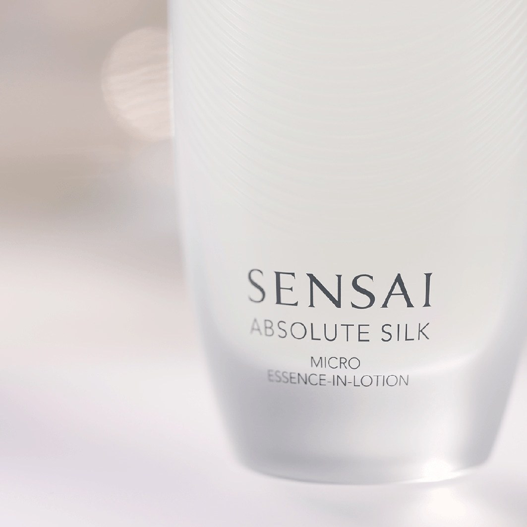 SENSAI losion za lice Absolute Silk ABSOLUTE SILK MICRO ESSENCE-IN-LOTION - 125 ml