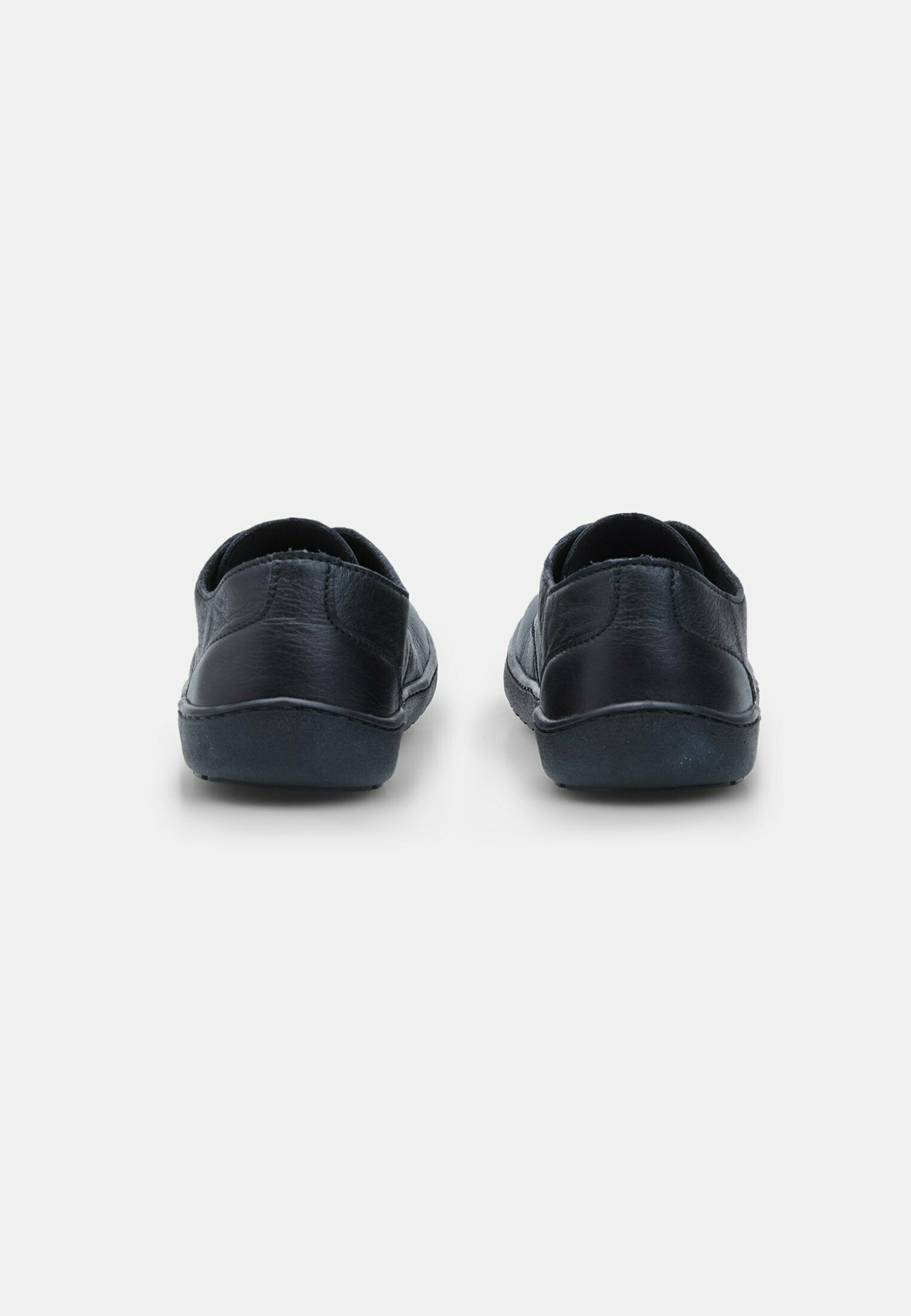 Chaussures à lacets Bata - noir