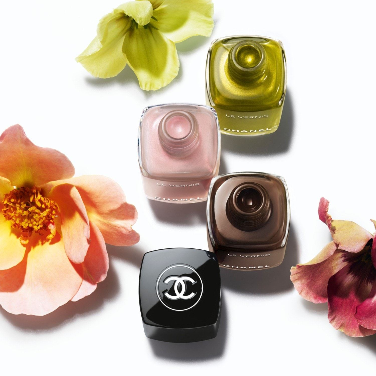 CHANEL lak za nokte LE VERNIS DUGOTRAJNA BOJA I SJAJ - 13 ml