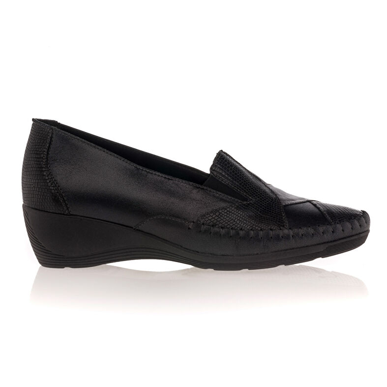 Zapatos cómodos para mujer, color negro.