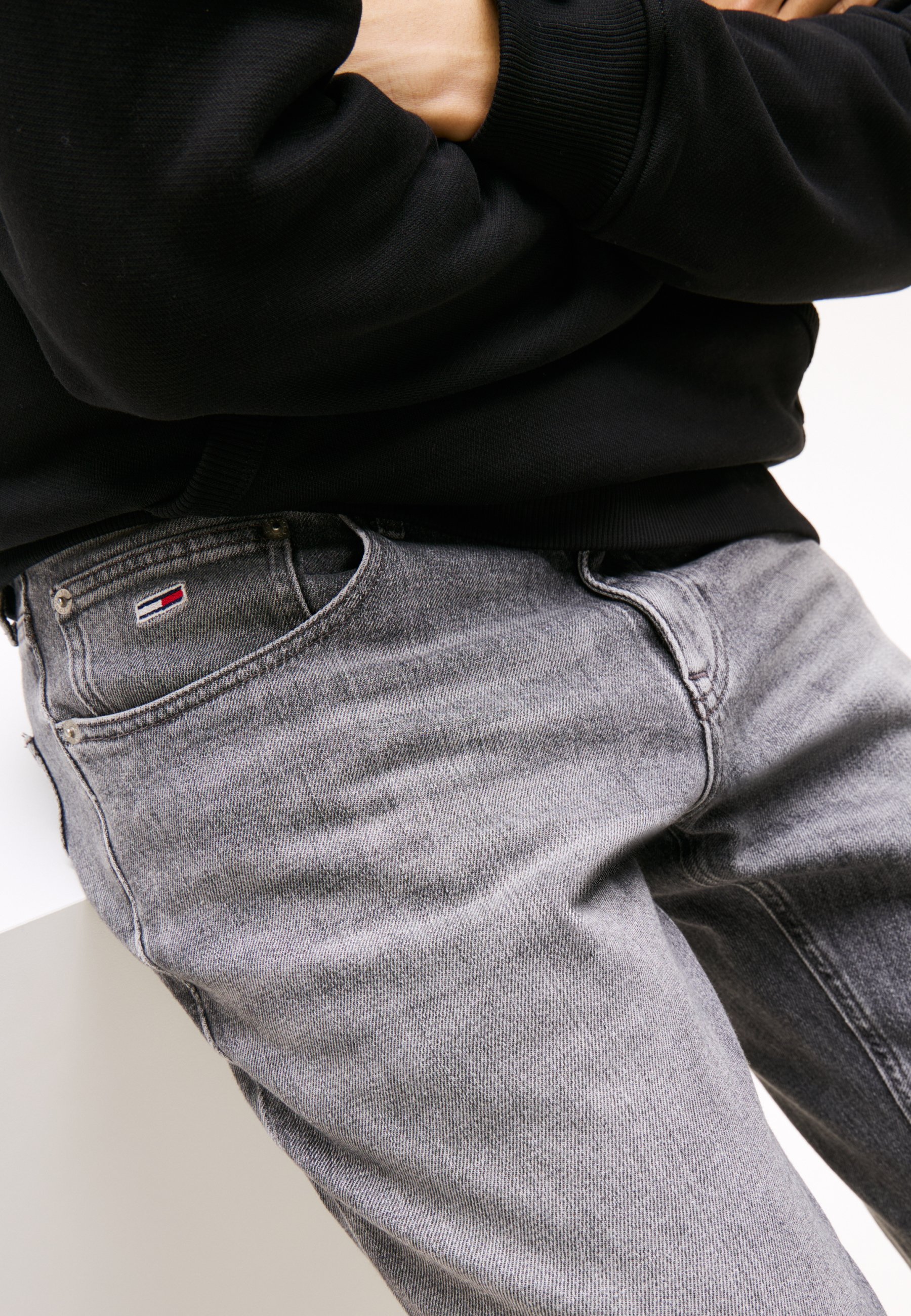 Tommy Jeans SCANTON - Traperice slim fit - traper sive boje