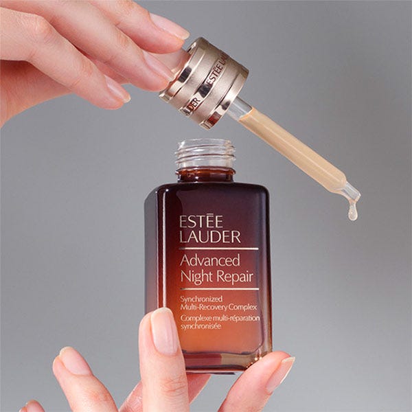 Advanced Night Repair -synkronoitu monitoiminen korjauskompleksi